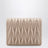 Portefeuille en cuir nappa matelassé couleur rose poudré