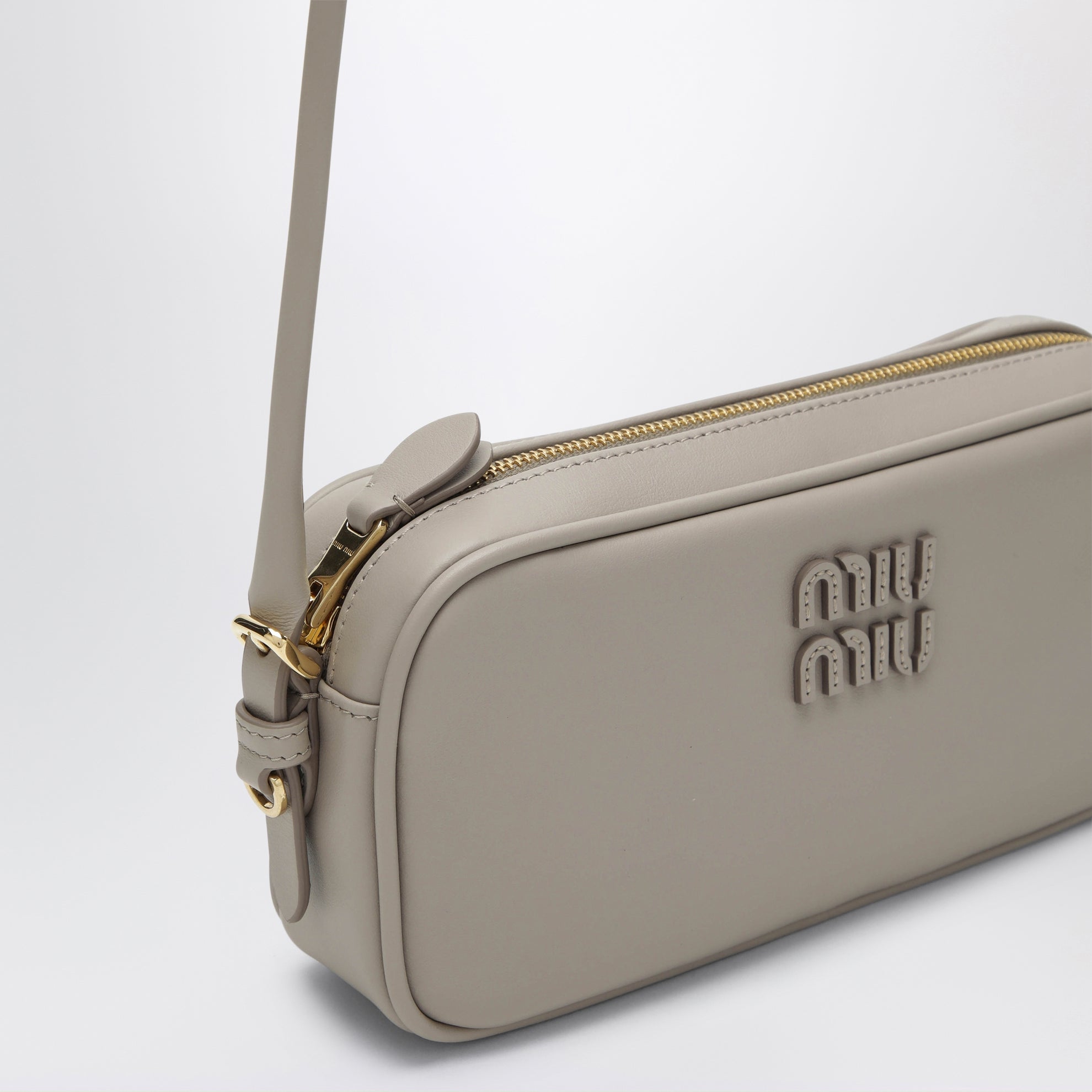 Pumice leather pouch