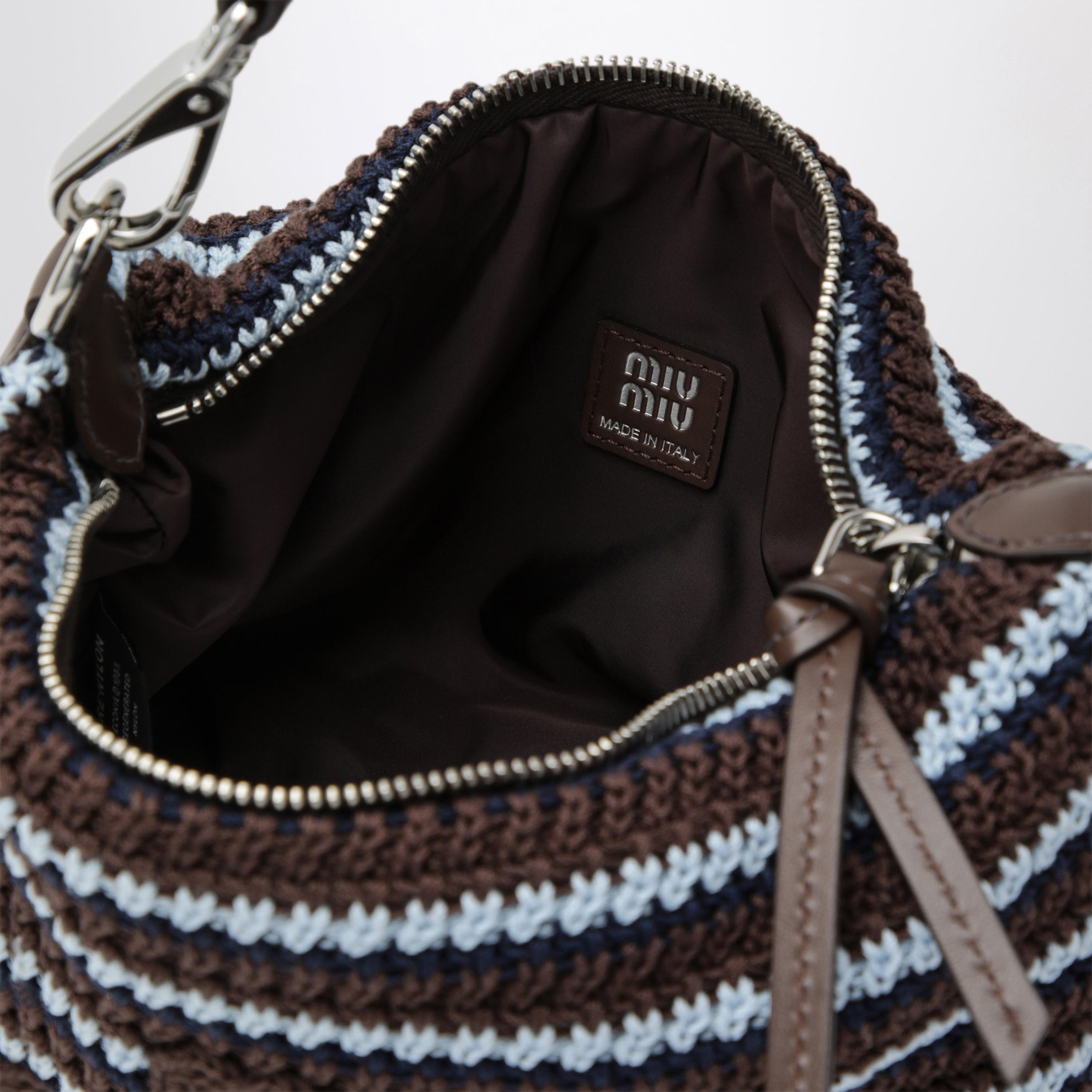 Pouch a righe in crochet di cotone cacao/celeste