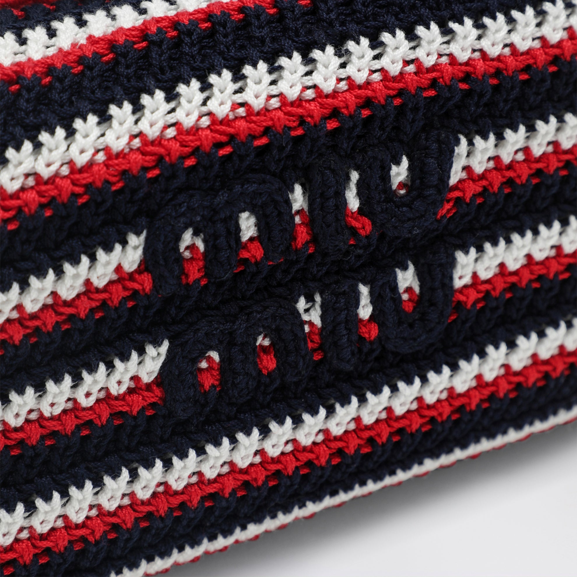 Pouch a righe in crochet di cotone blu e rosso