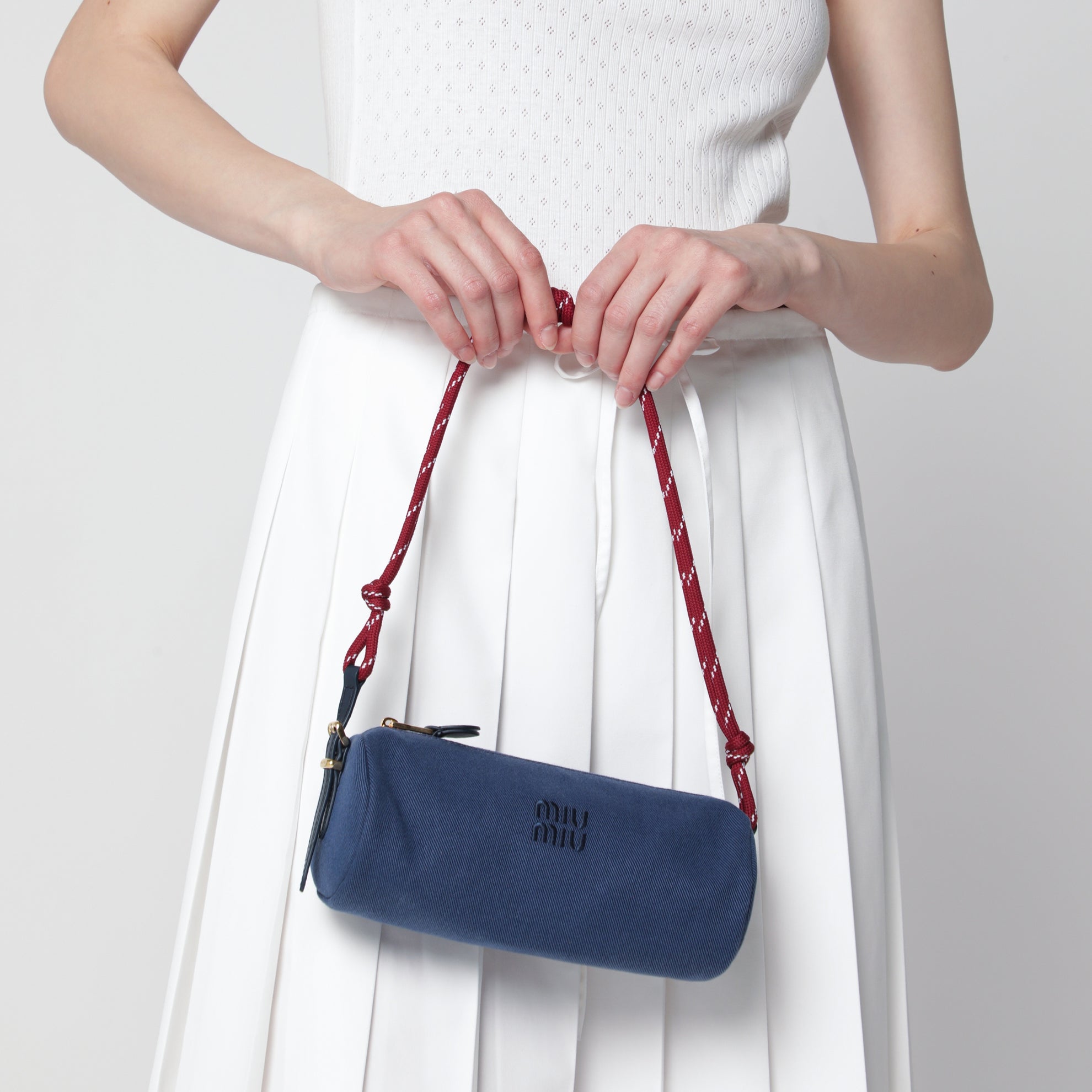 Cotton gabardine pouch in indigo and amaranth