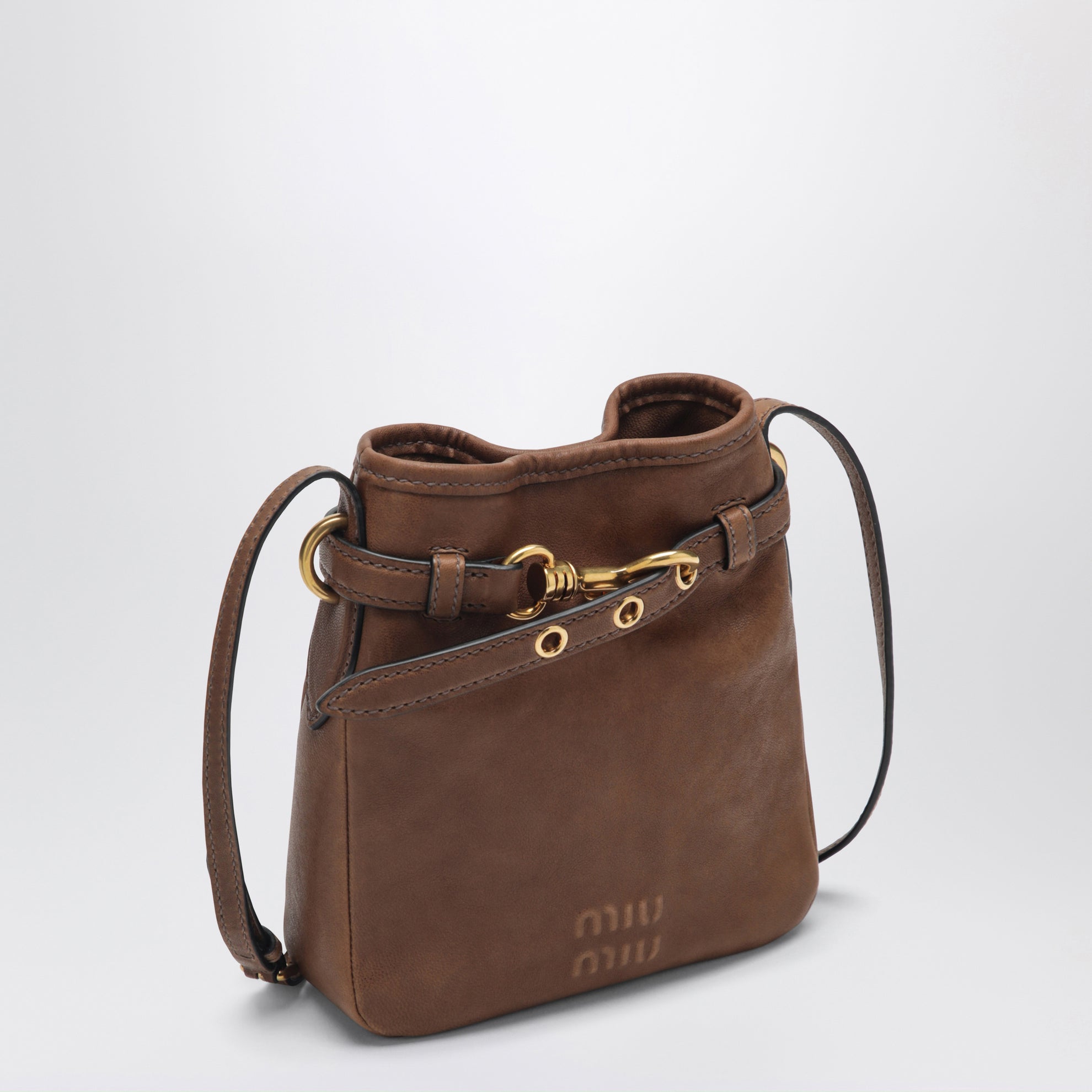 Pochette en cuir nappa couleur chêne