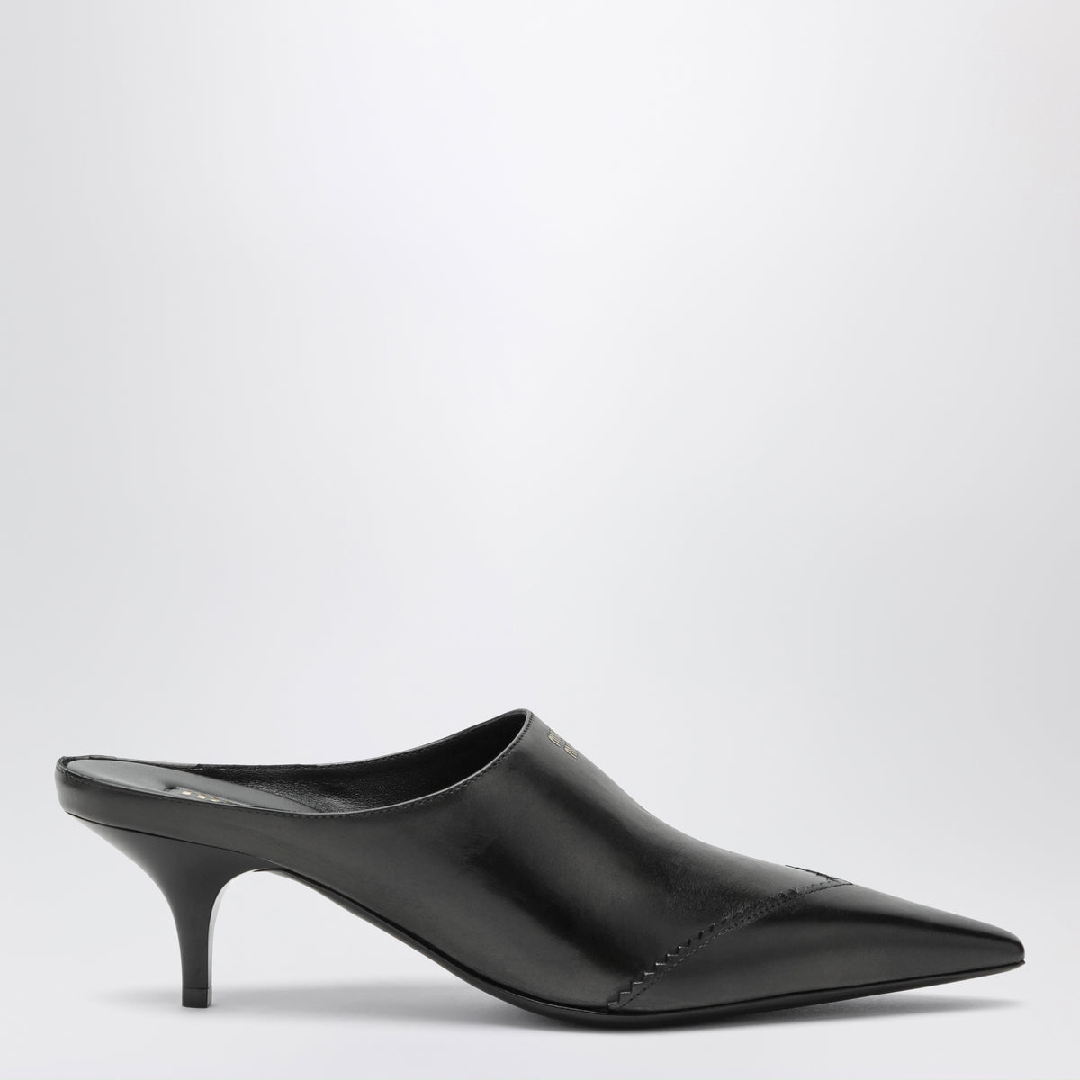 Schwarze Mules aus Leder mit Absatz