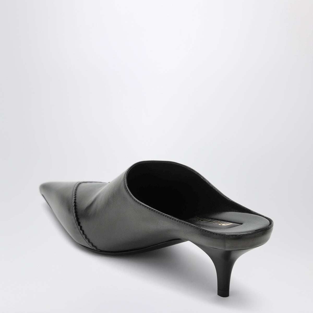 Schwarze Mules aus Leder mit Absatz