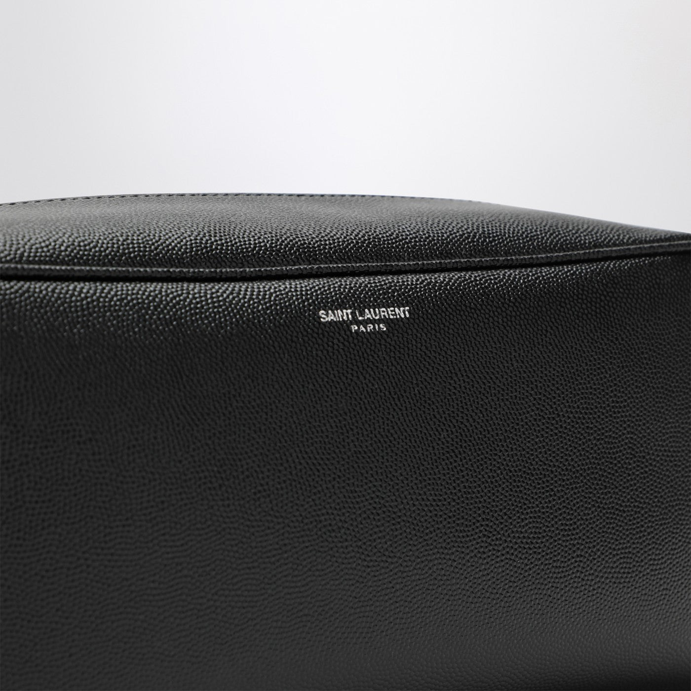 Black grained leather Beauty case