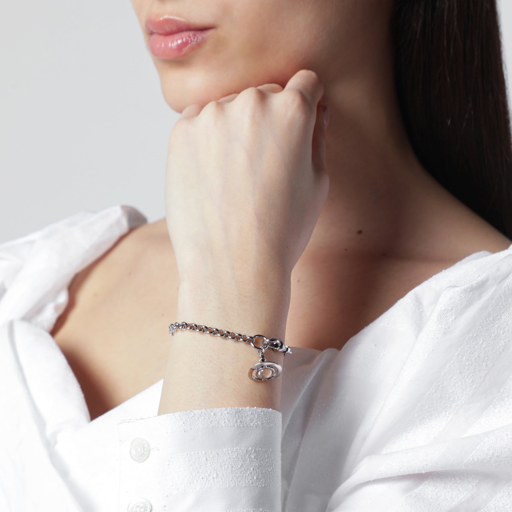 New Petite Orb bracelet in platinum