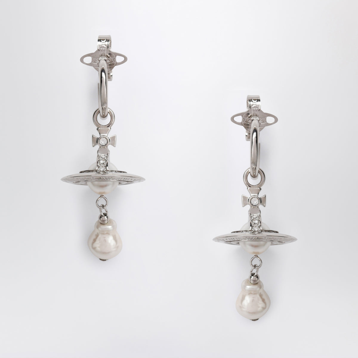 Boucles d'oreilles puces en perles de platine