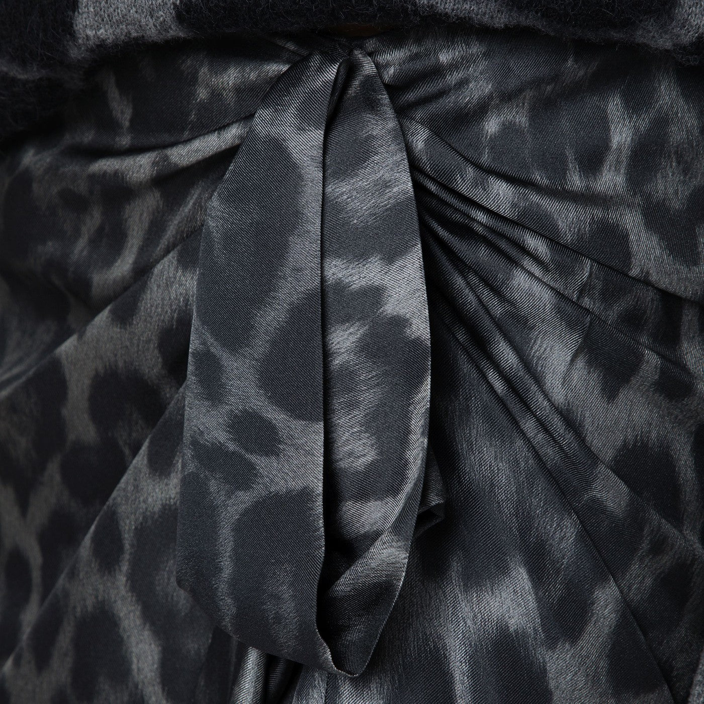 Midi-Rock mit Leopardenmuster und Knoten