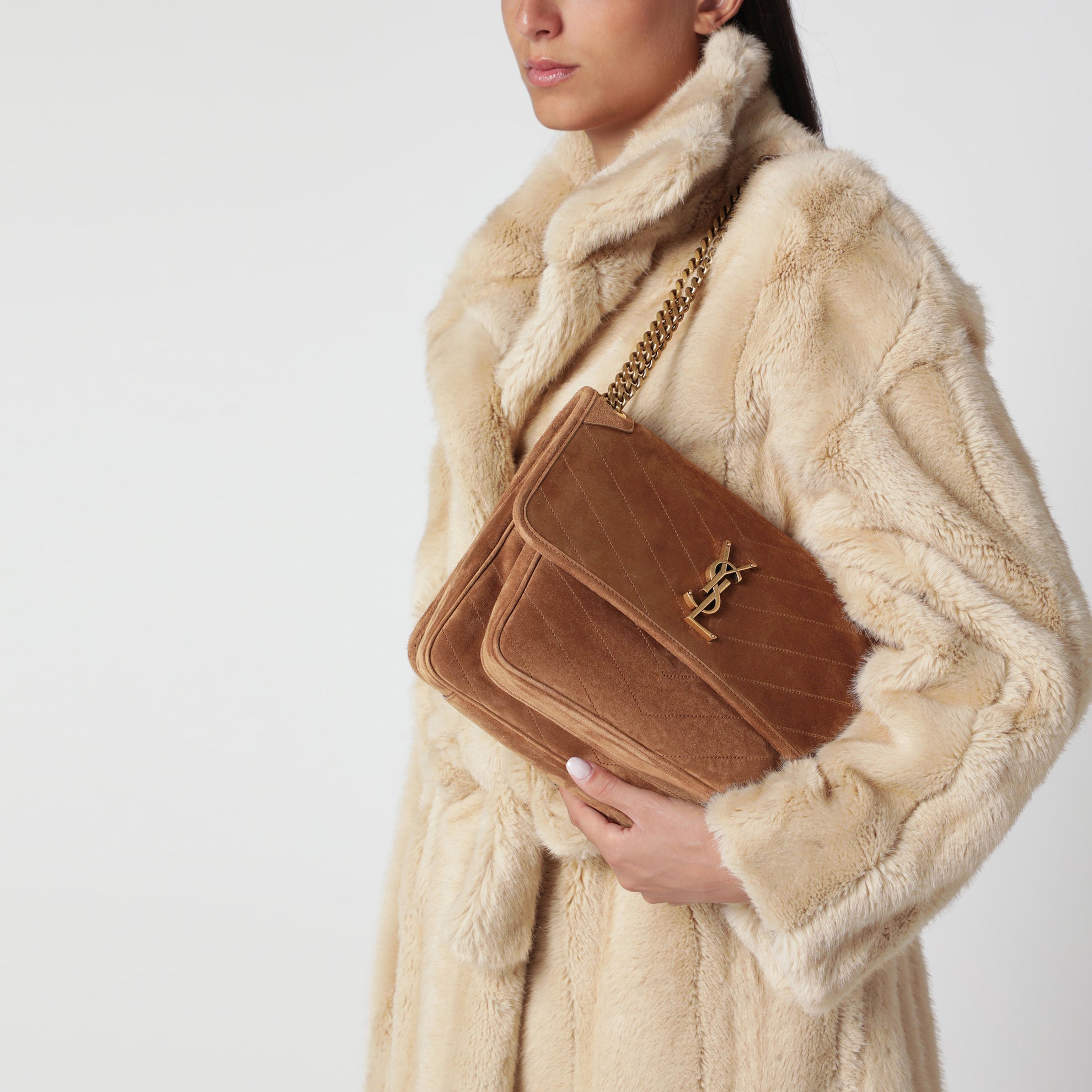 Mittelgroße Niki Tasche aus Veloursleder in Cognac Caramel