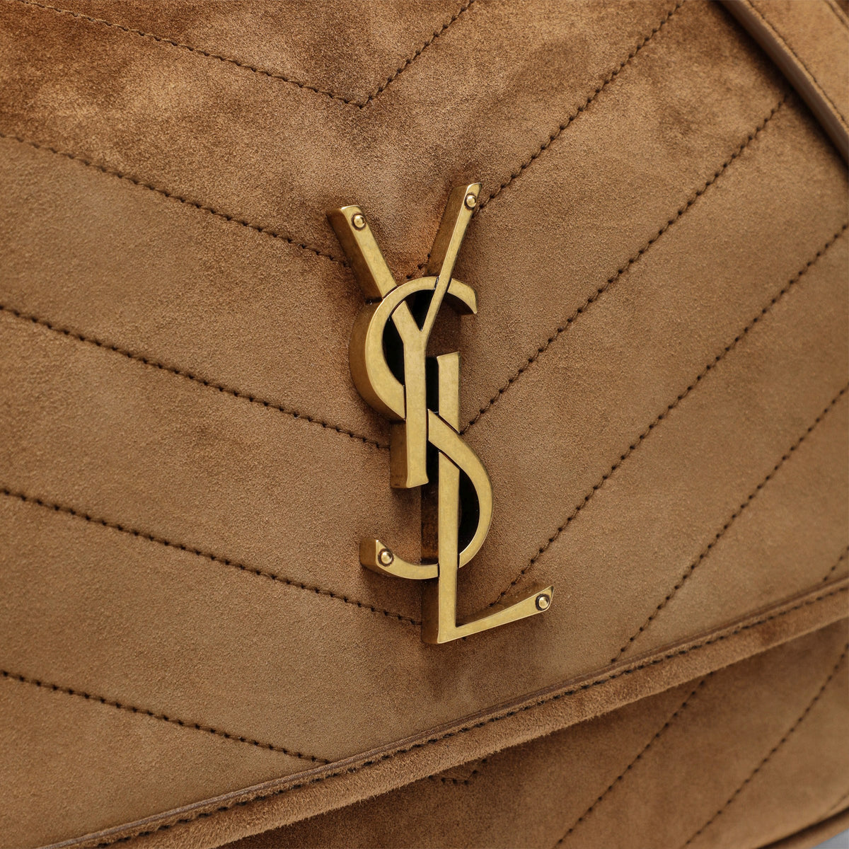 Mittelgroße Niki Tasche aus Veloursleder in Cognac Caramel