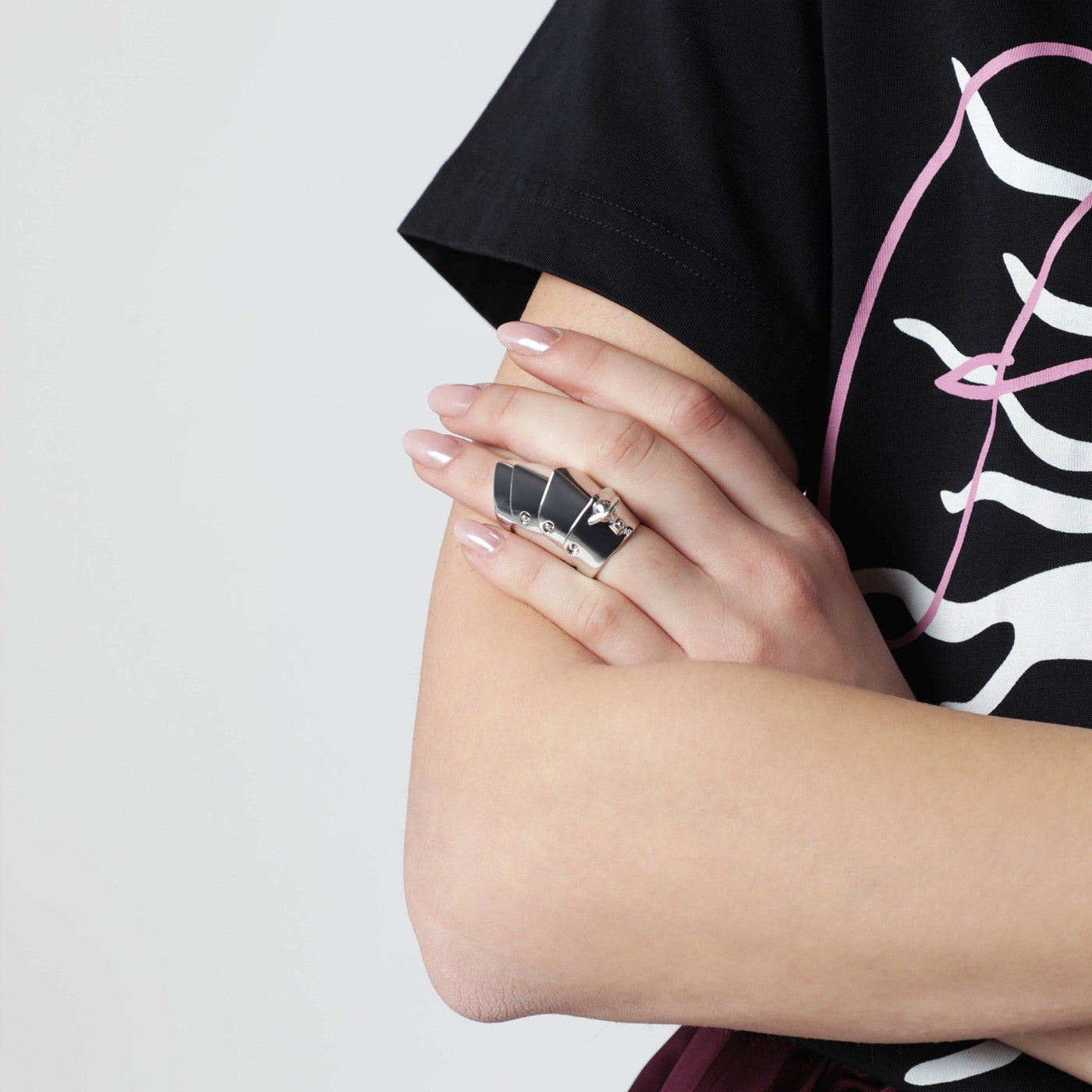 Armour ring in platinum