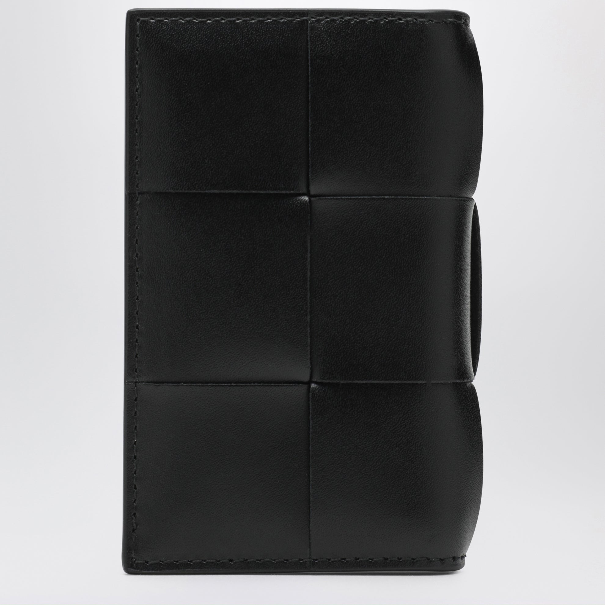 Black bifold card holder with Maxi Intreccio
