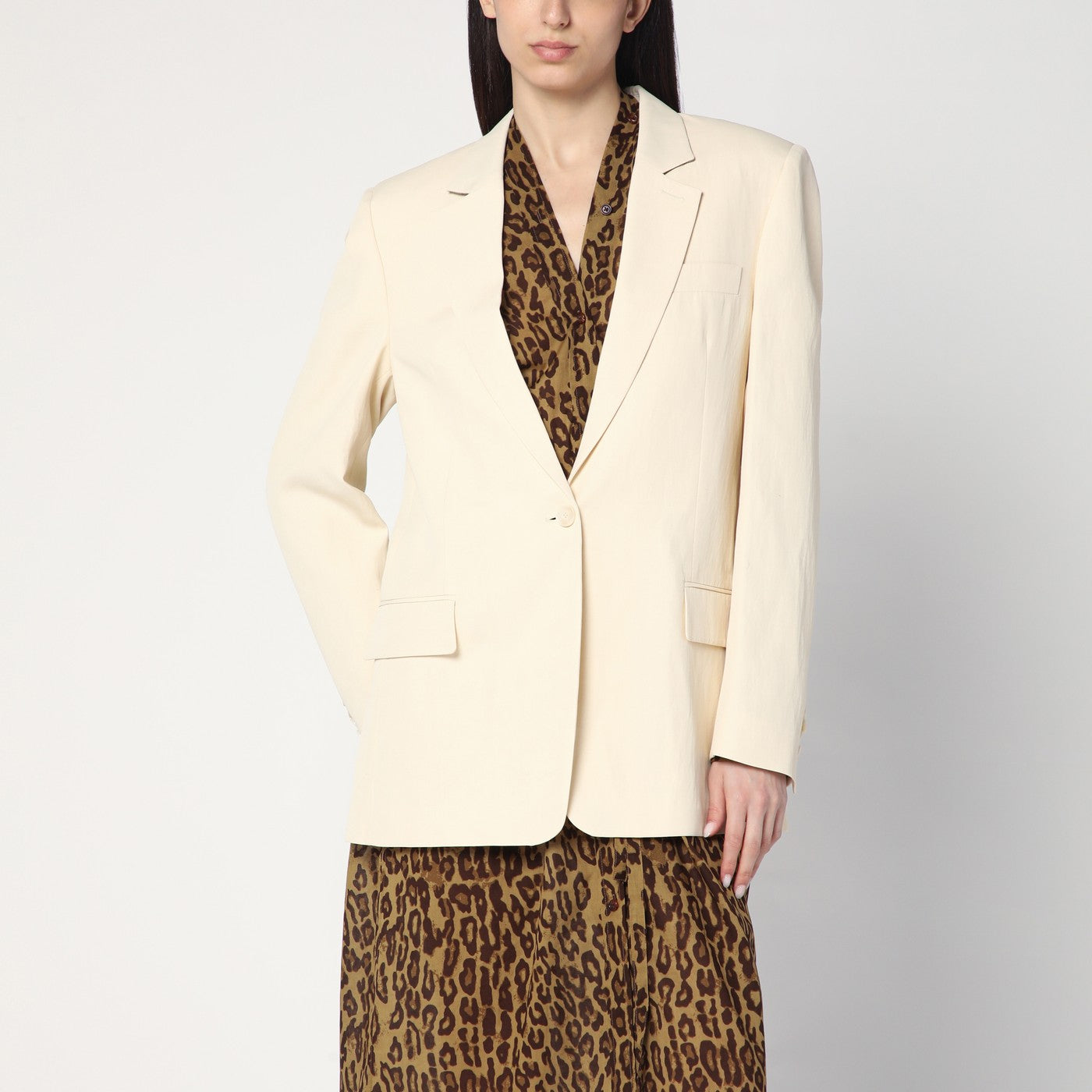 Single-breasted jacket in butter colour