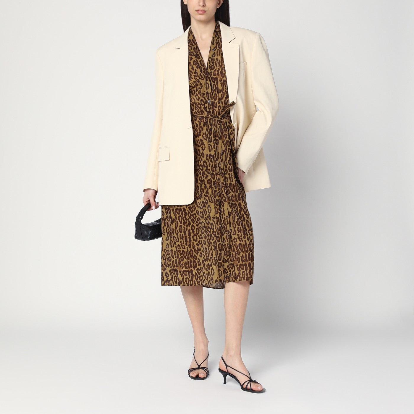 Single-breasted jacket in butter colour