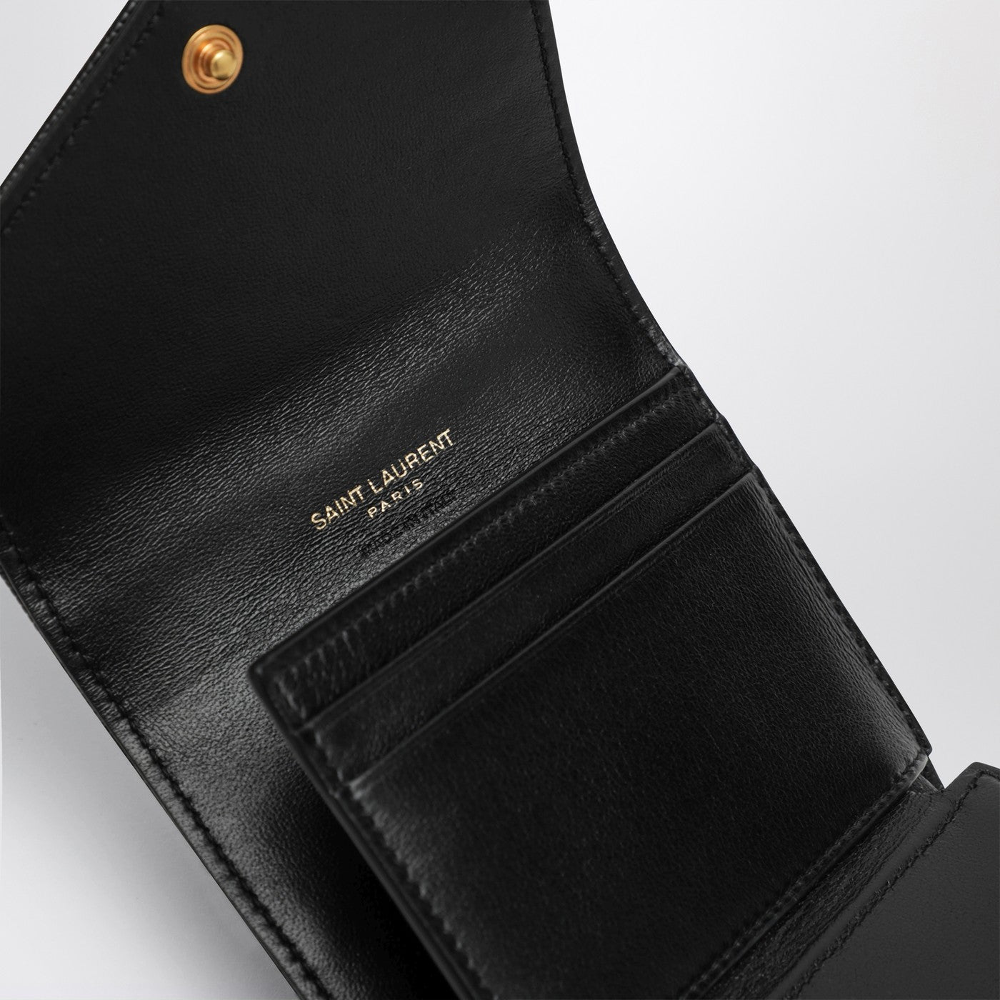 Cassandre Matelassé black tri-fold wallet