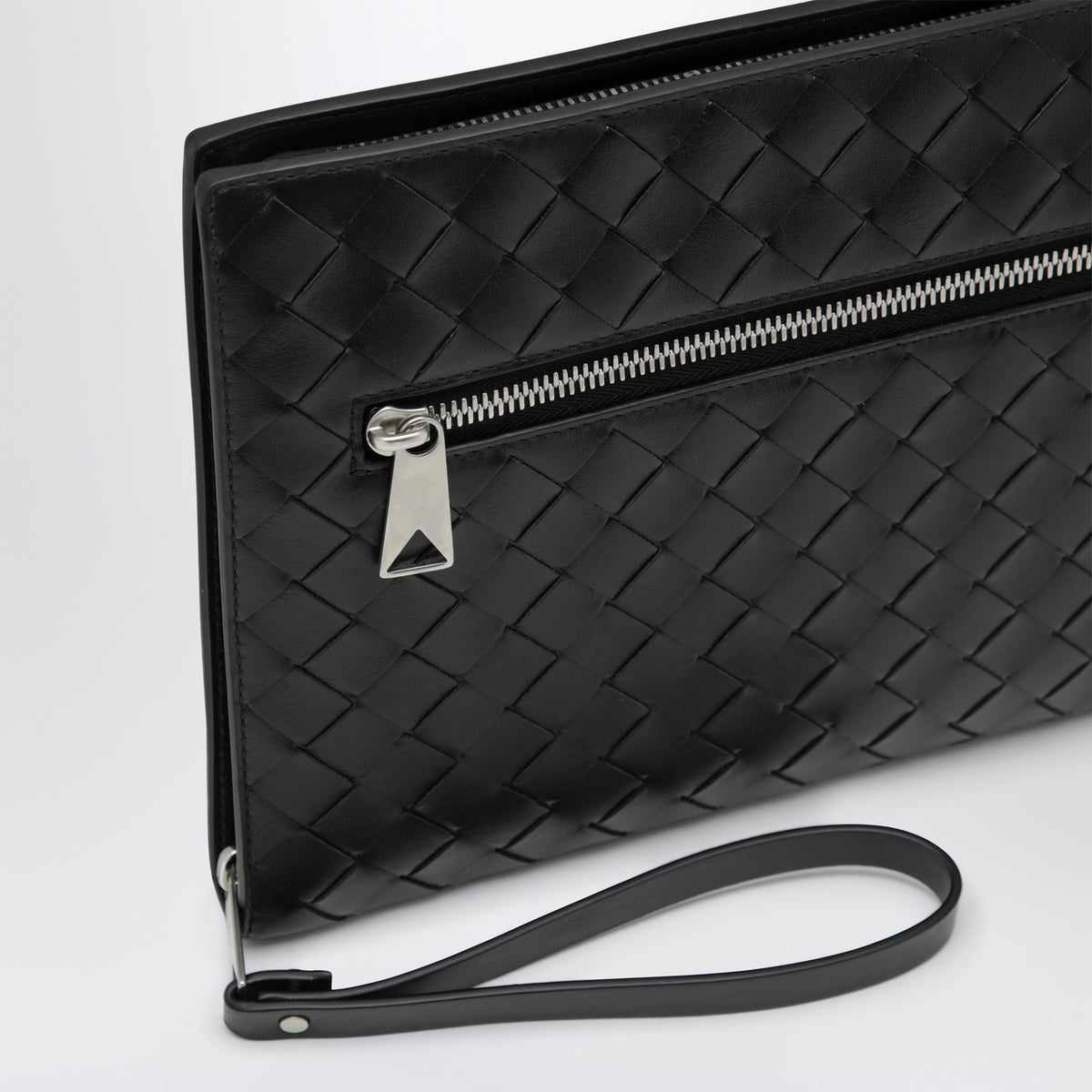 Petit porte-documents Intrecciato noir en cuir