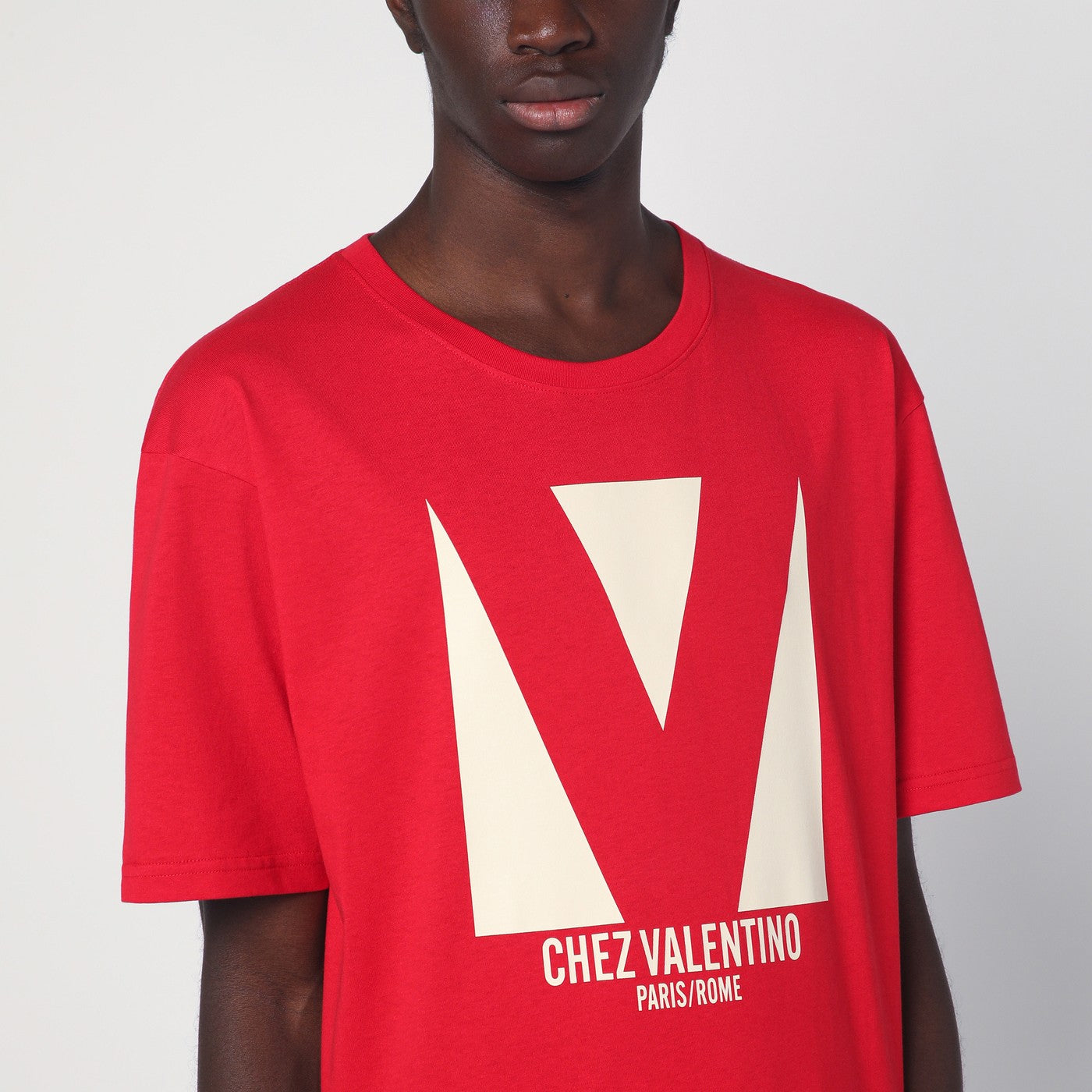 T-shirt rouge avec imprimé Chez Valentino