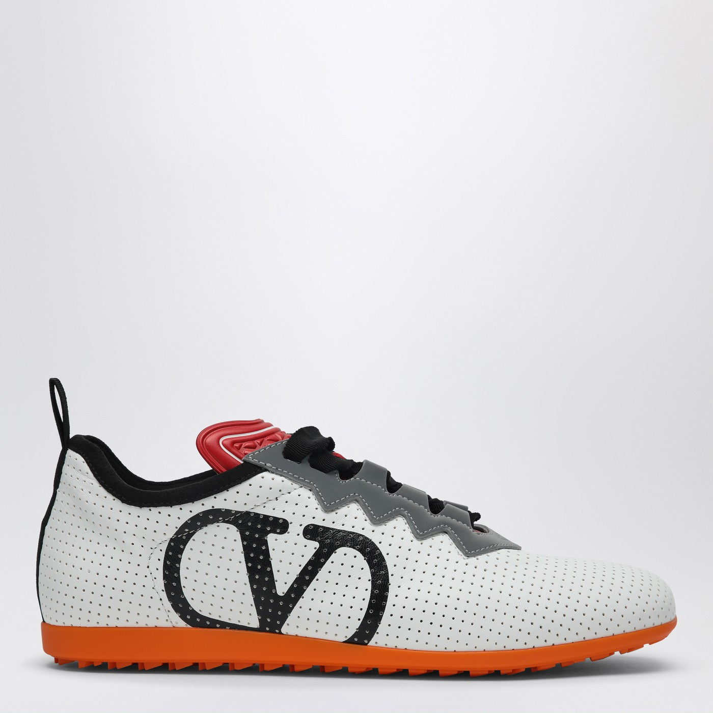 Sneakers Chromathon bianca in nappa traforata