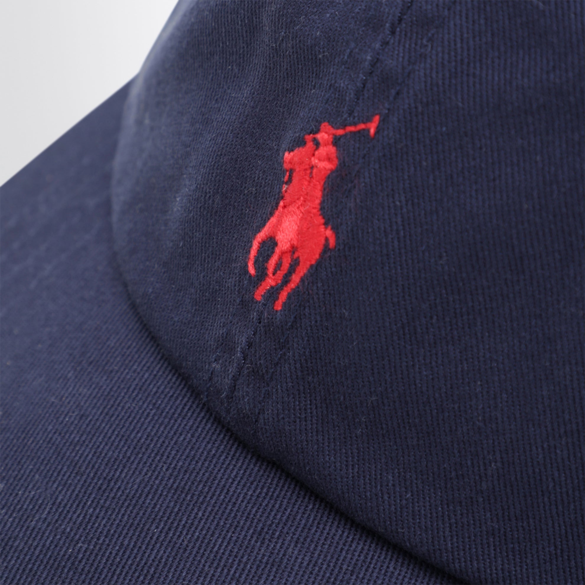 Baseballkappe in Navyblau mit gesticktem Logo