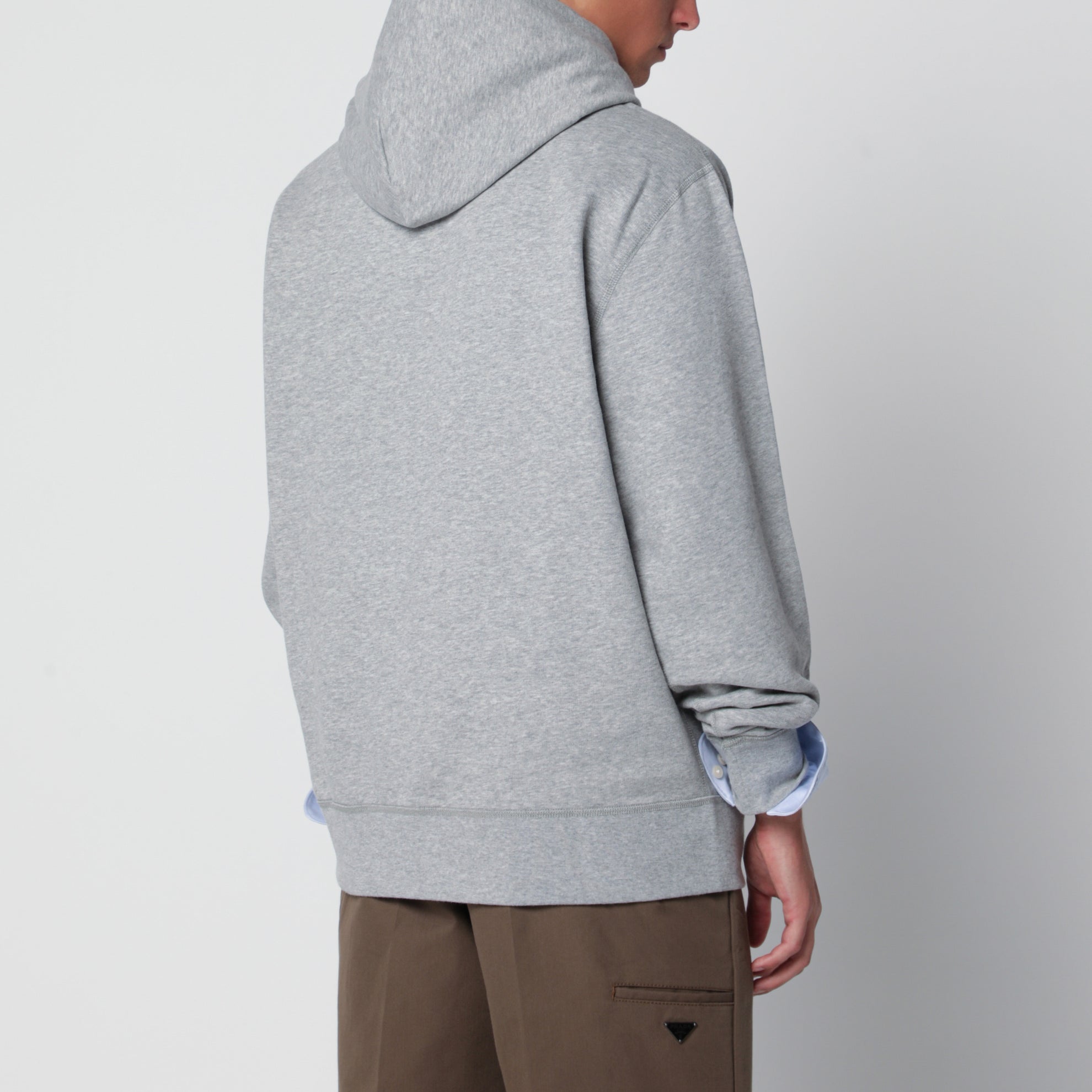 Sweat-shirt à capuche gris en coton molletonné