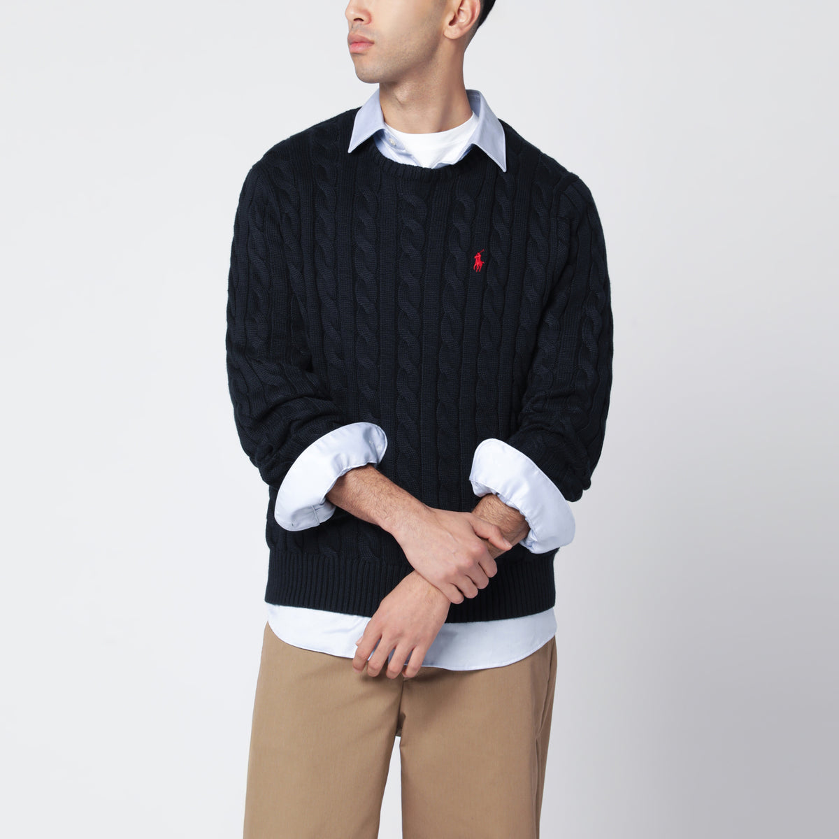 Marineblauer Baumwollpullover mit Zopfmuster
