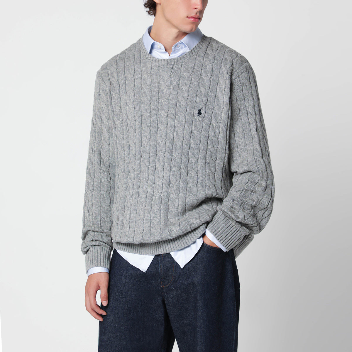 Maglione grigio a trecce in cotone