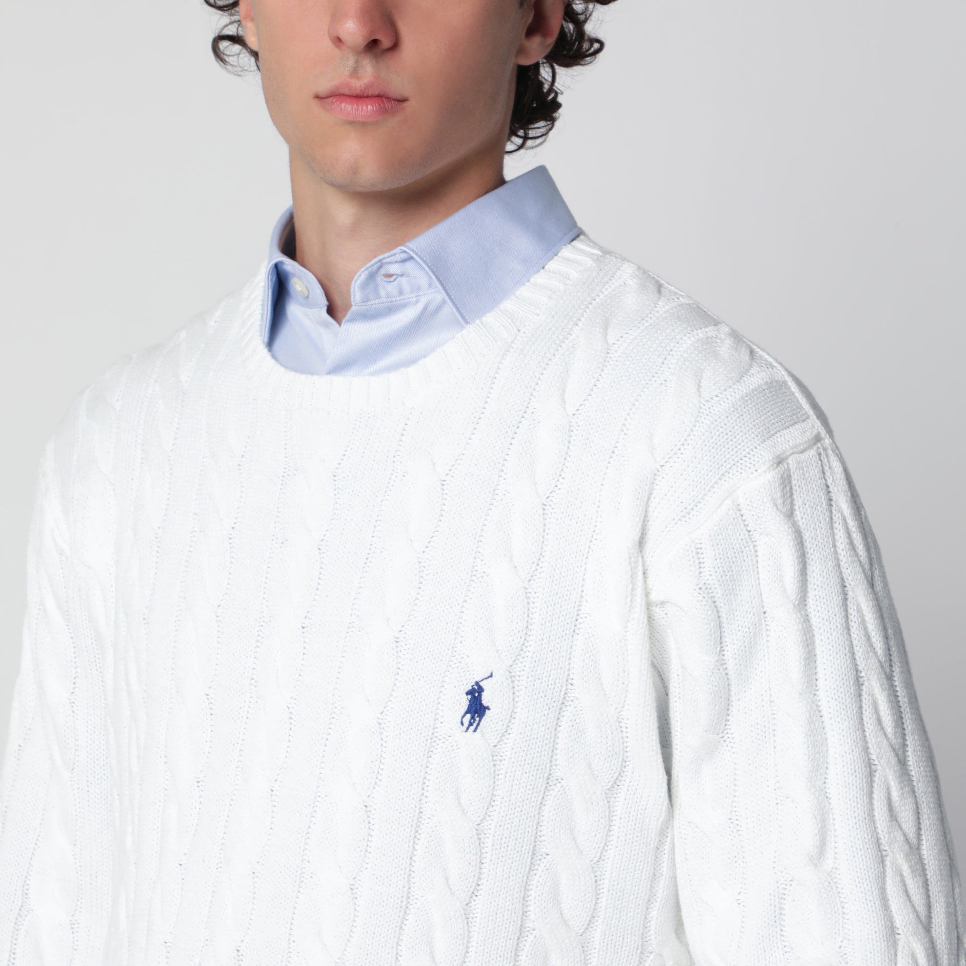 Maglione bianco in cotone a trecce