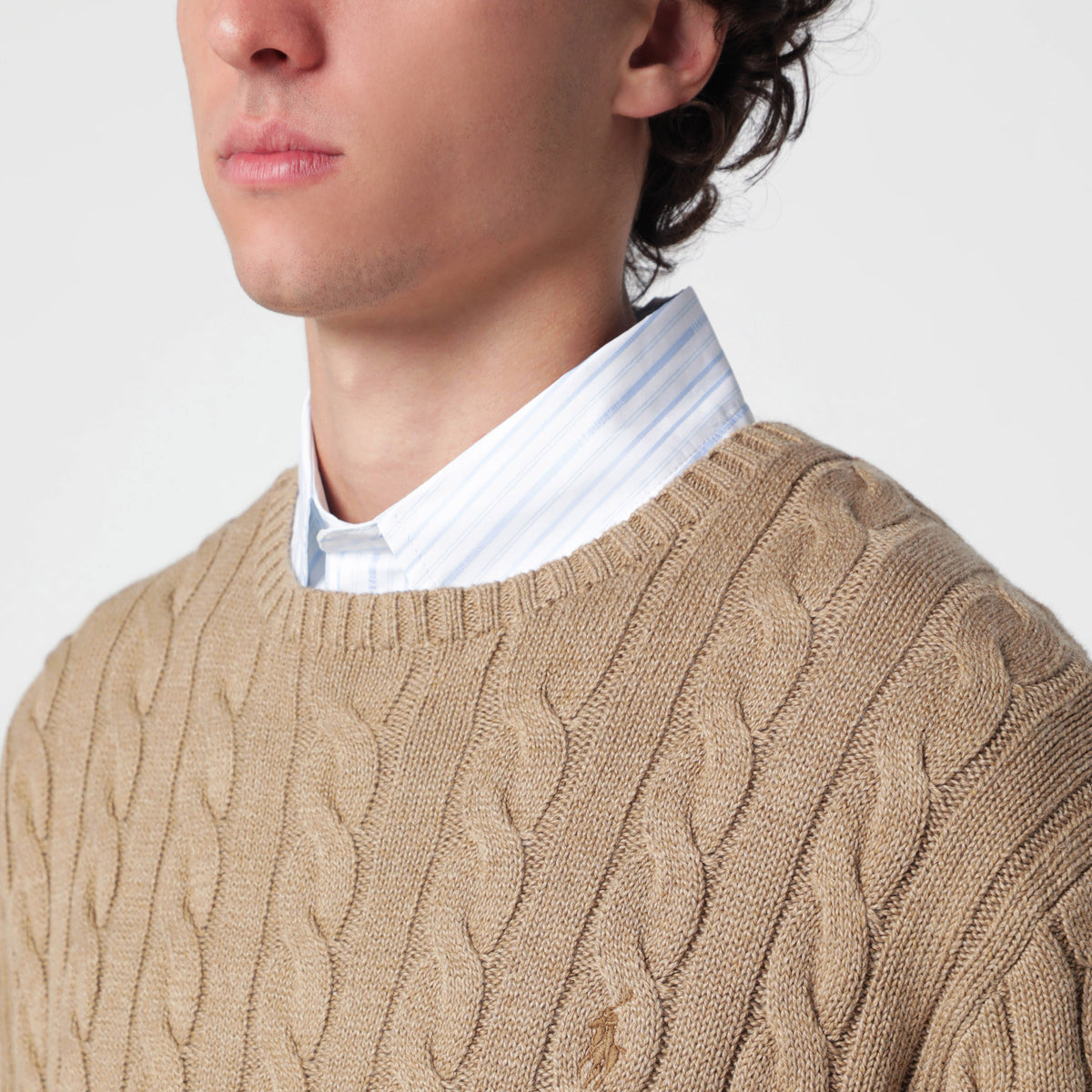 Beiger Zopfmusterpullover aus Baumwolle