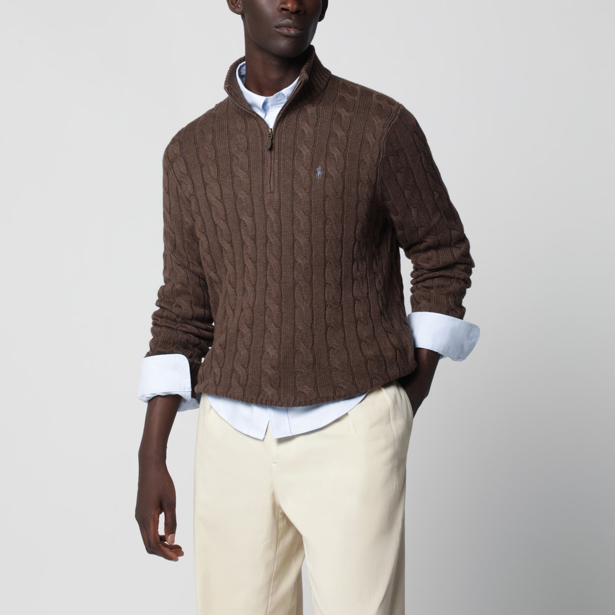 Brauner Baumwollpullover mit Viertelreißverschluss