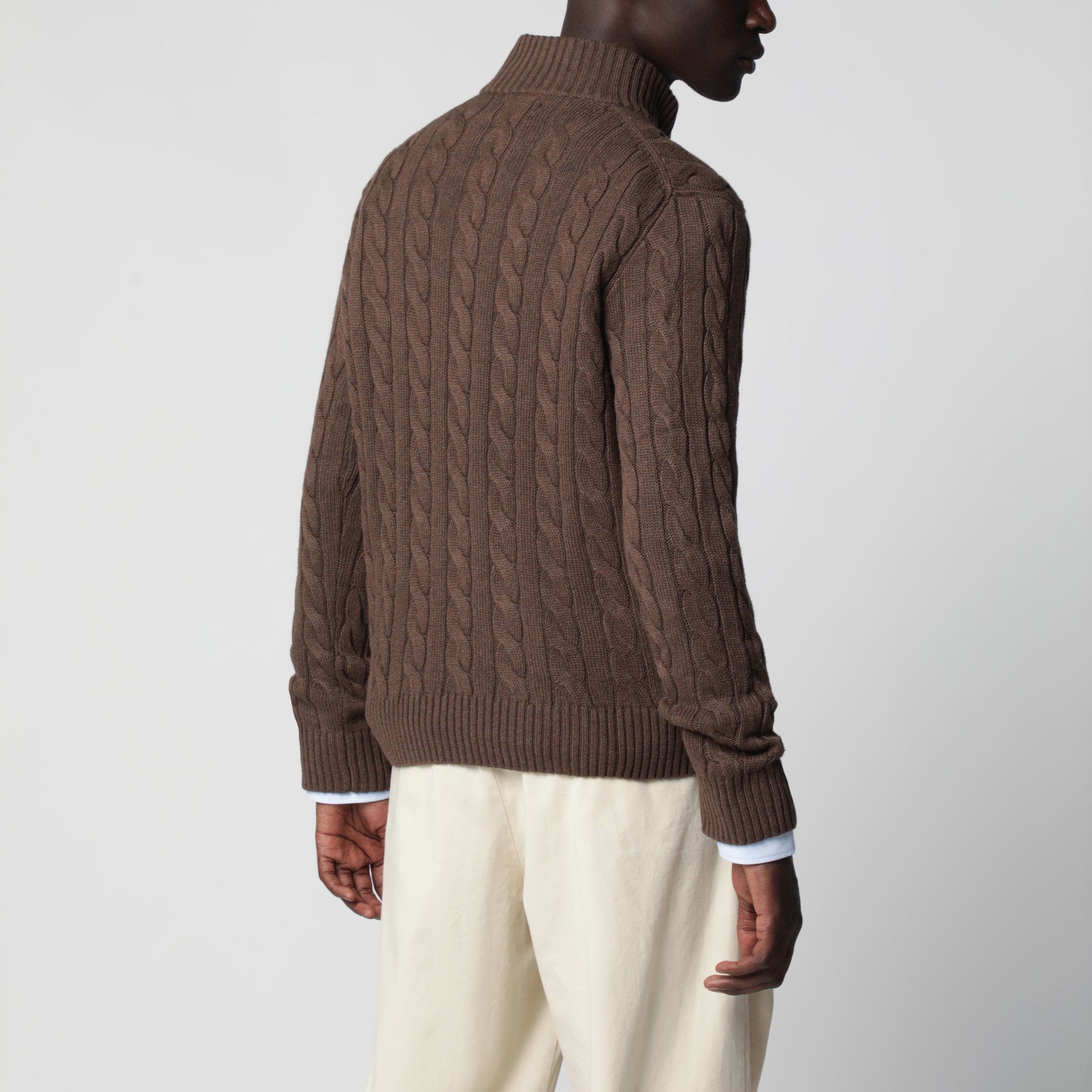 Brauner Baumwollpullover mit Viertelreißverschluss