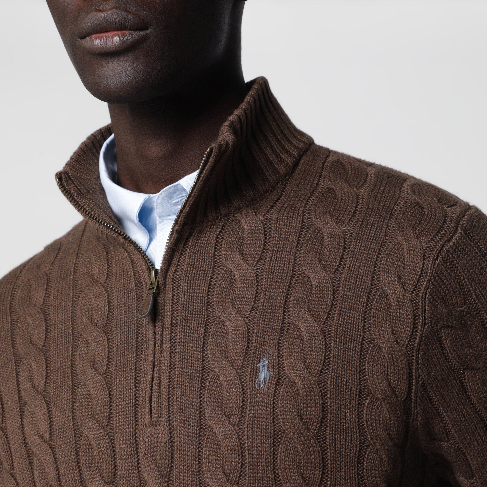 Brauner Baumwollpullover mit Viertelreißverschluss
