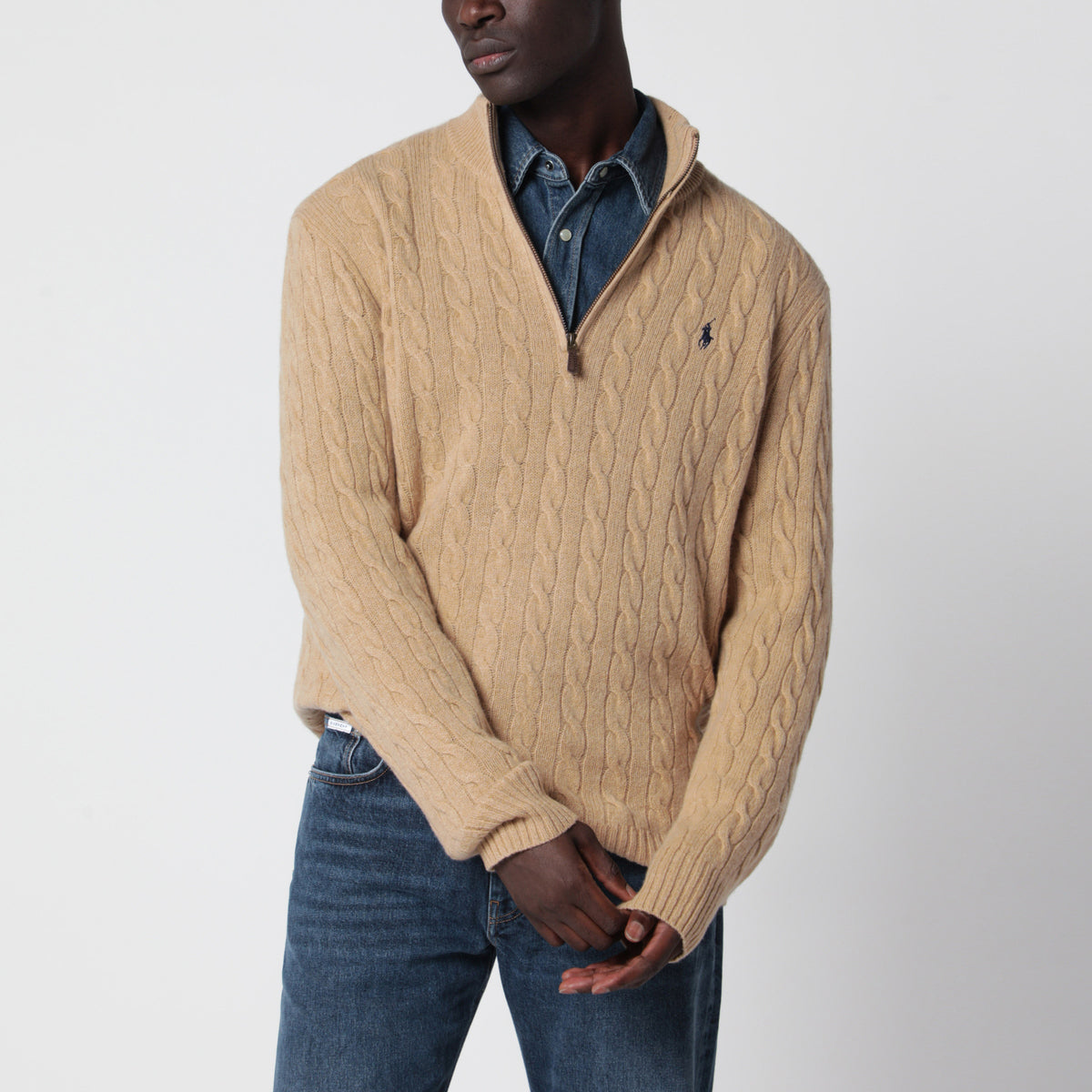 Camel cable-knit sweater in wool and cashmere