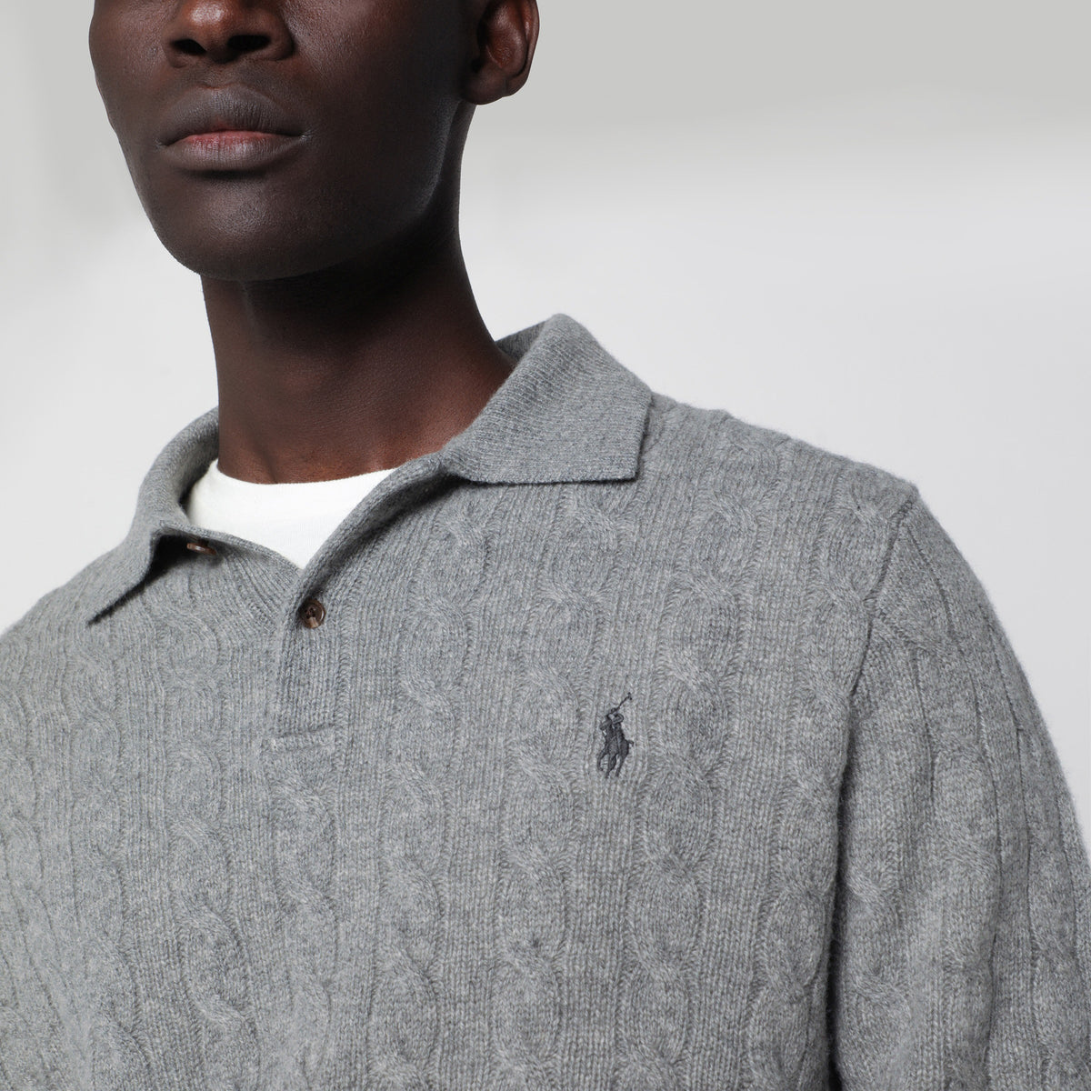 Grey cable knit sweater in wool and cashmere