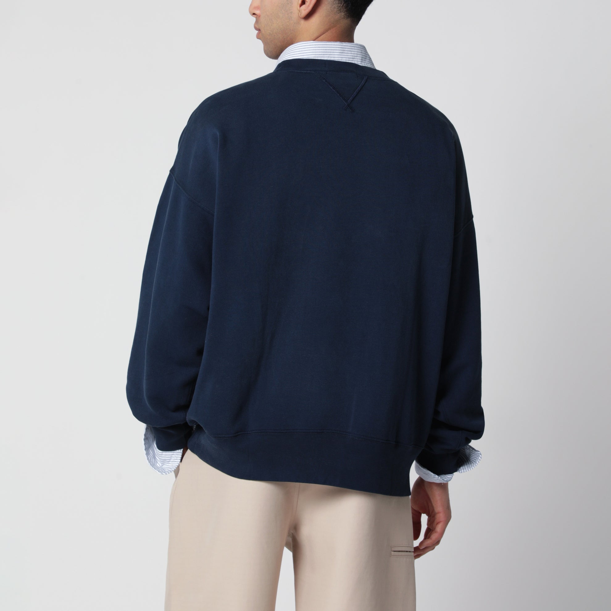 Navy sweatshirt with embroidery Vintage-Fit