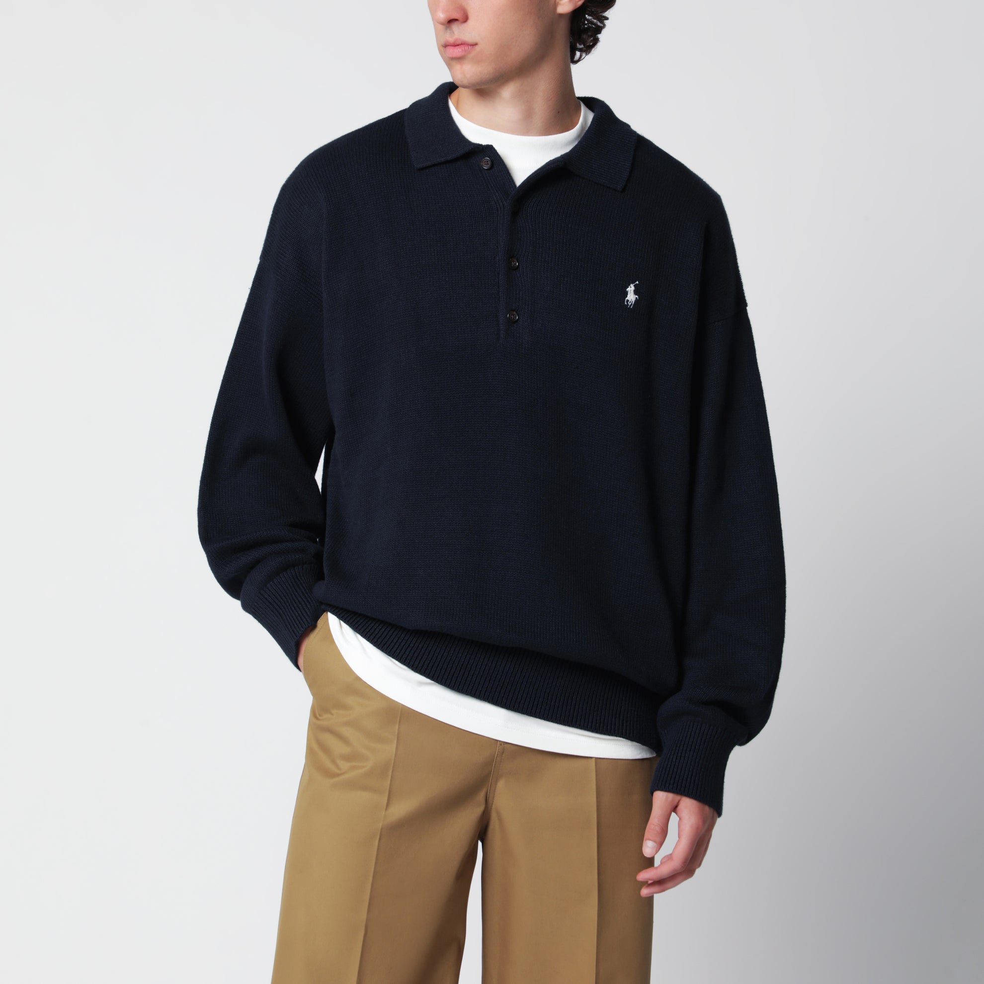 Maglione a polo blu navy con bandiera