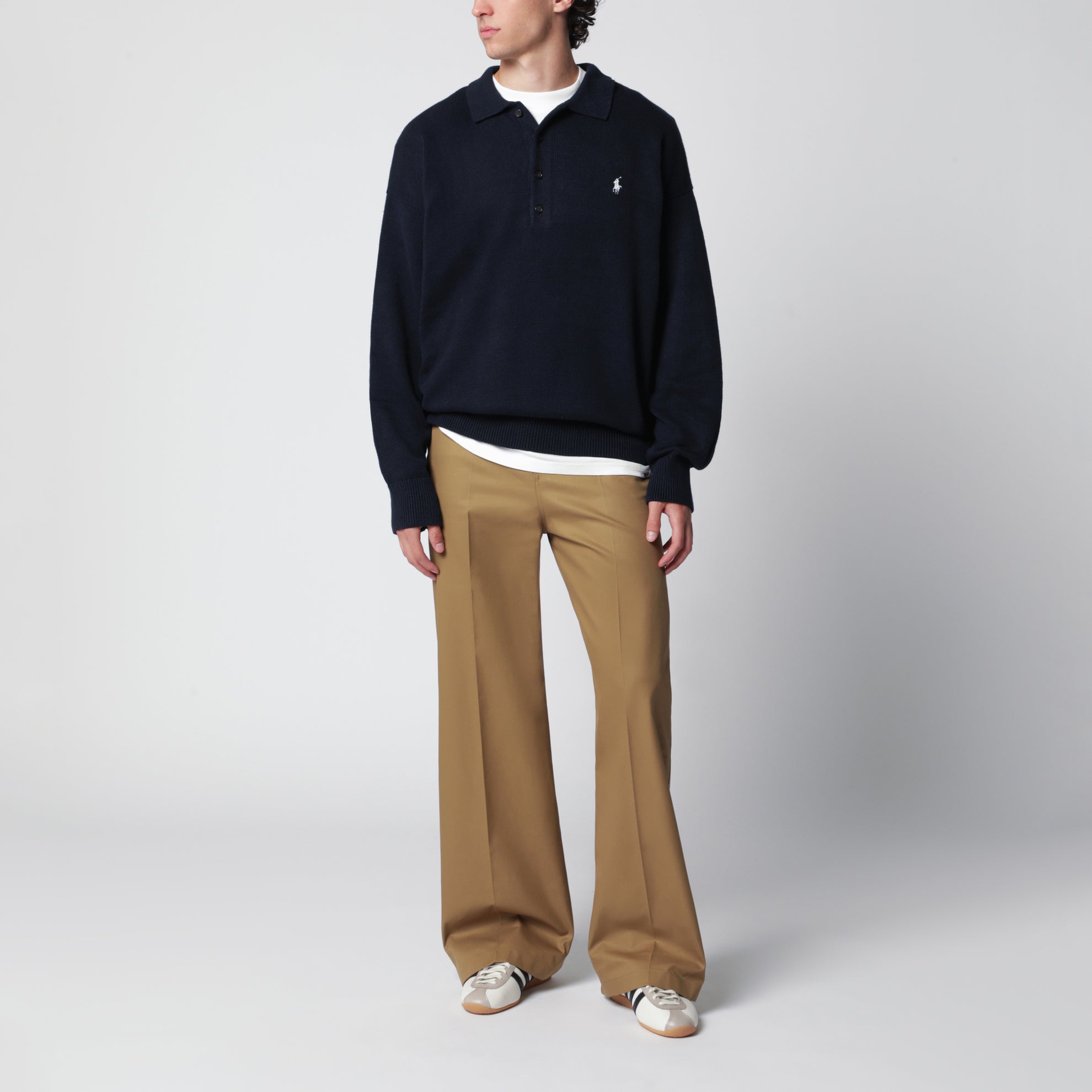Maglione a polo blu navy con bandiera