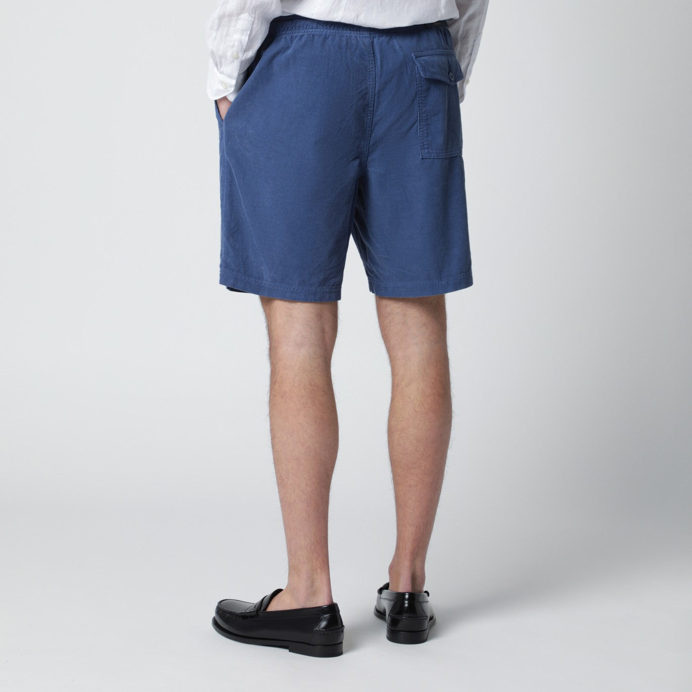 Light blue sporty bermuda shorts