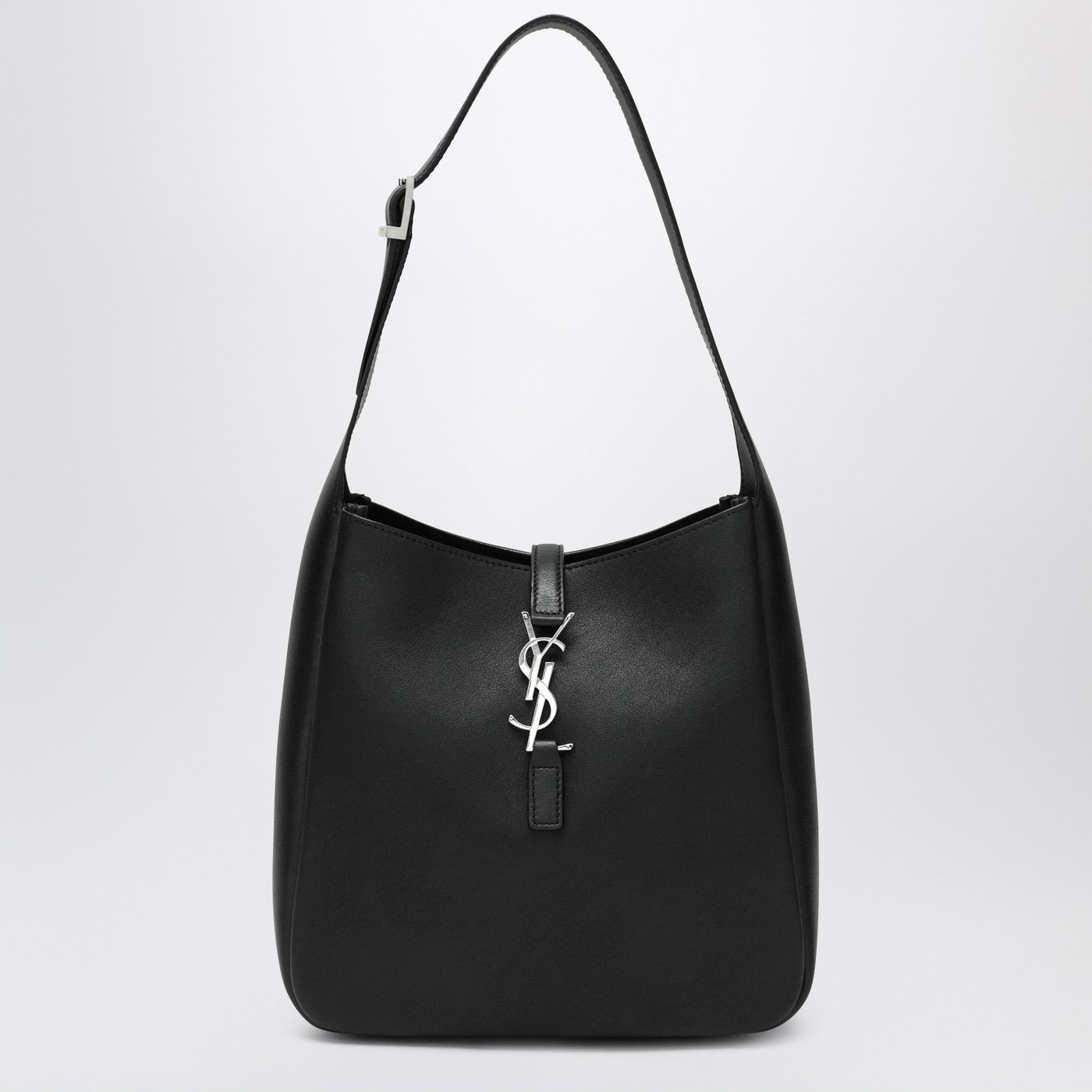Small black Le 5 À 7 leather bag