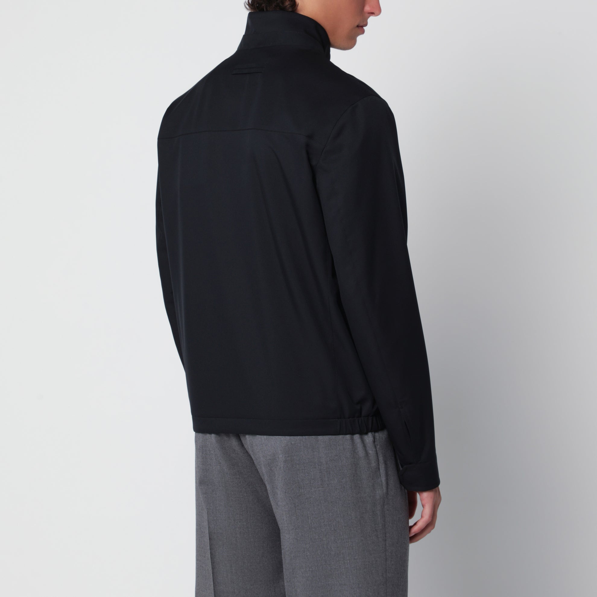 Marineblaue Jacke mit Reißverschluss