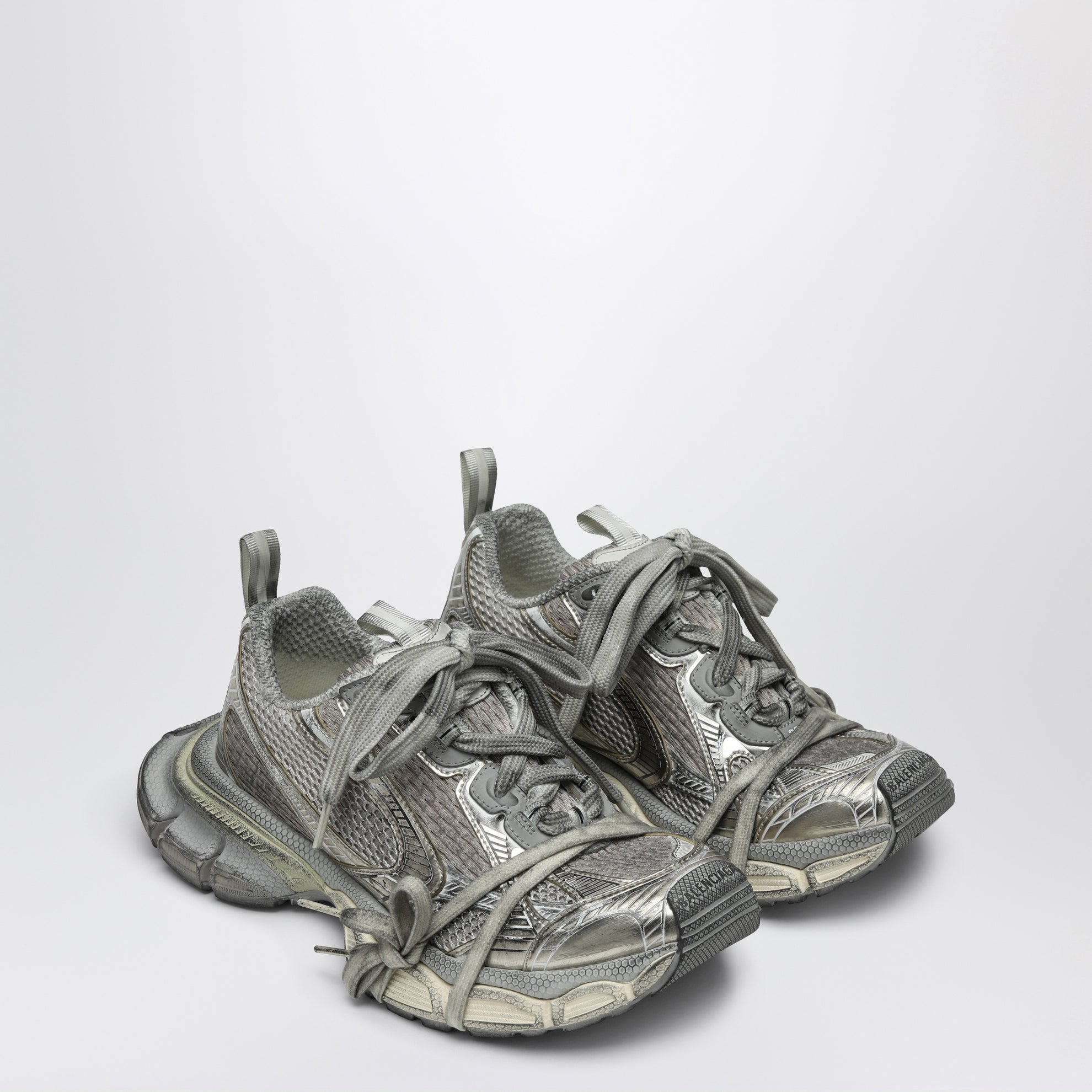 3XL Eggshell coloured mesh Sneaker