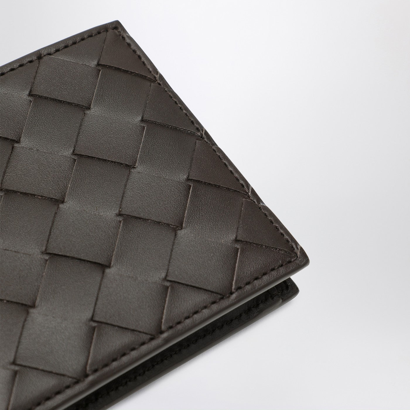 Portafoglio bi-fold Fondente in Intrecciato