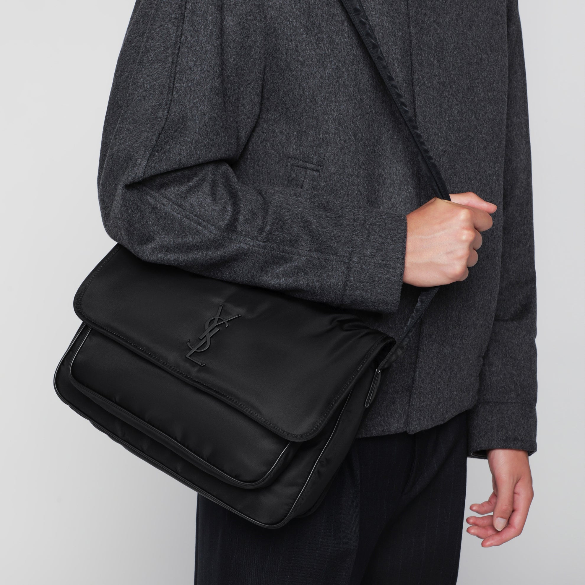 Messenger Niki nera in nylon rigenerato Econyl®