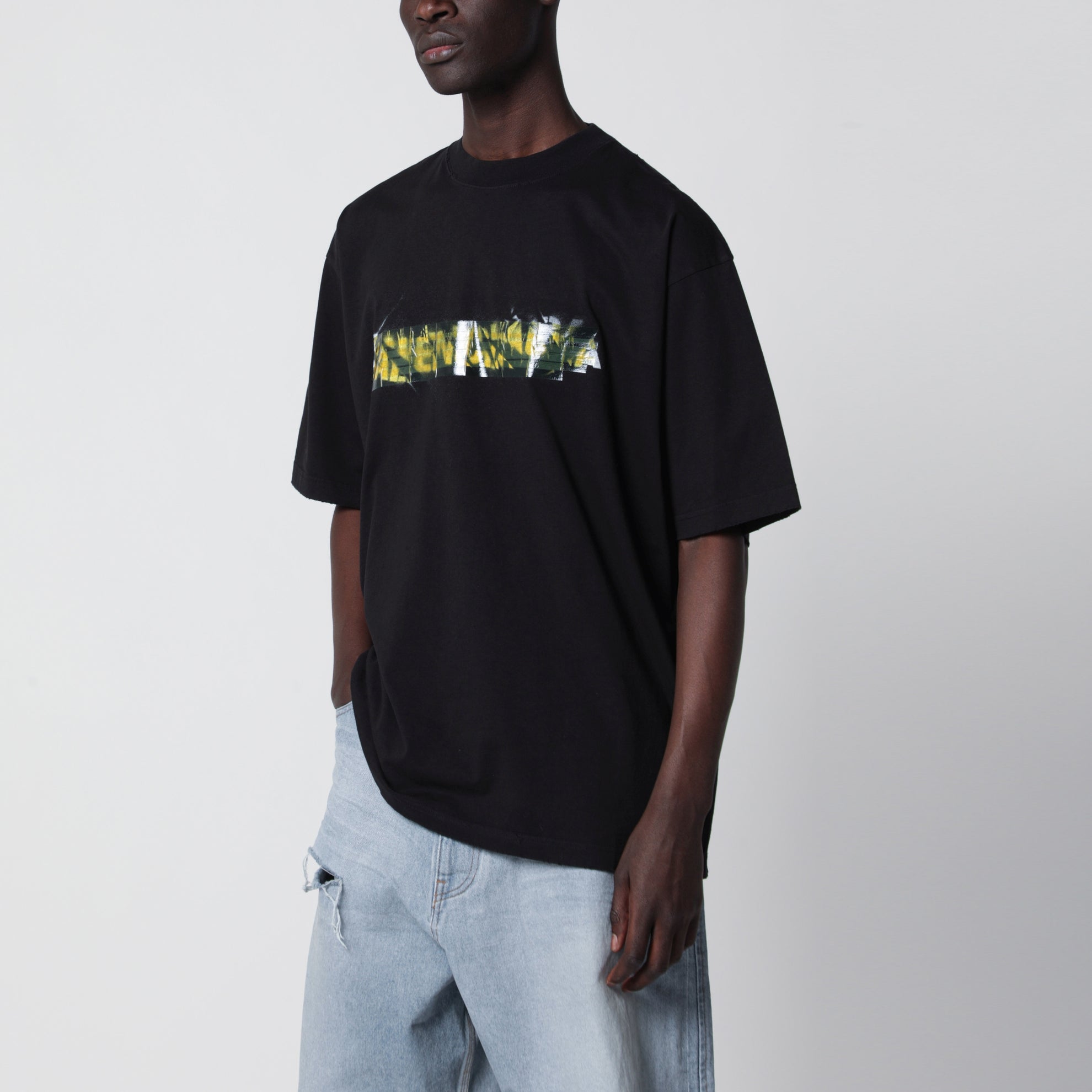 T-shirt messy spray nera in jersey di cotone