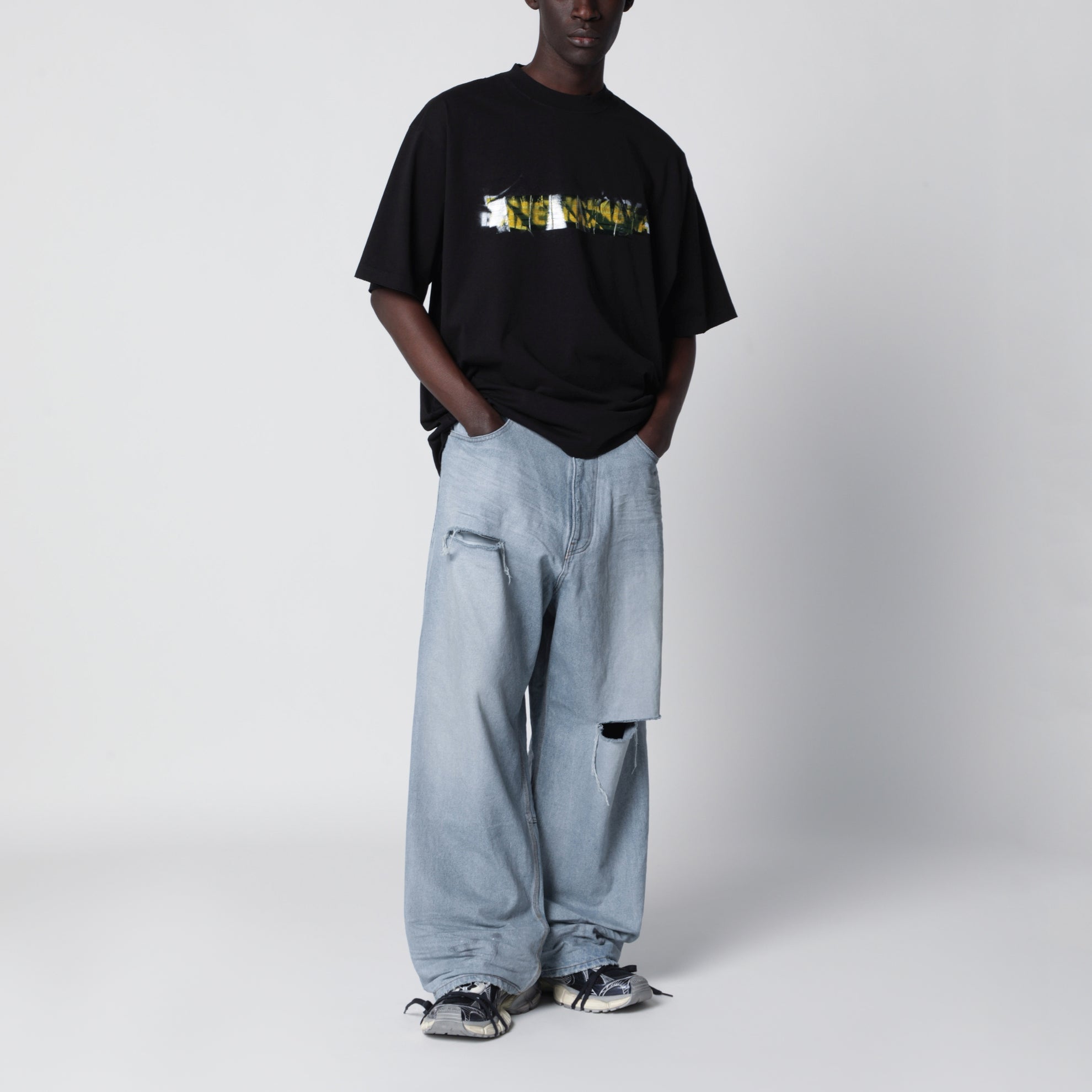 T-shirt messy spray nera in jersey di cotone