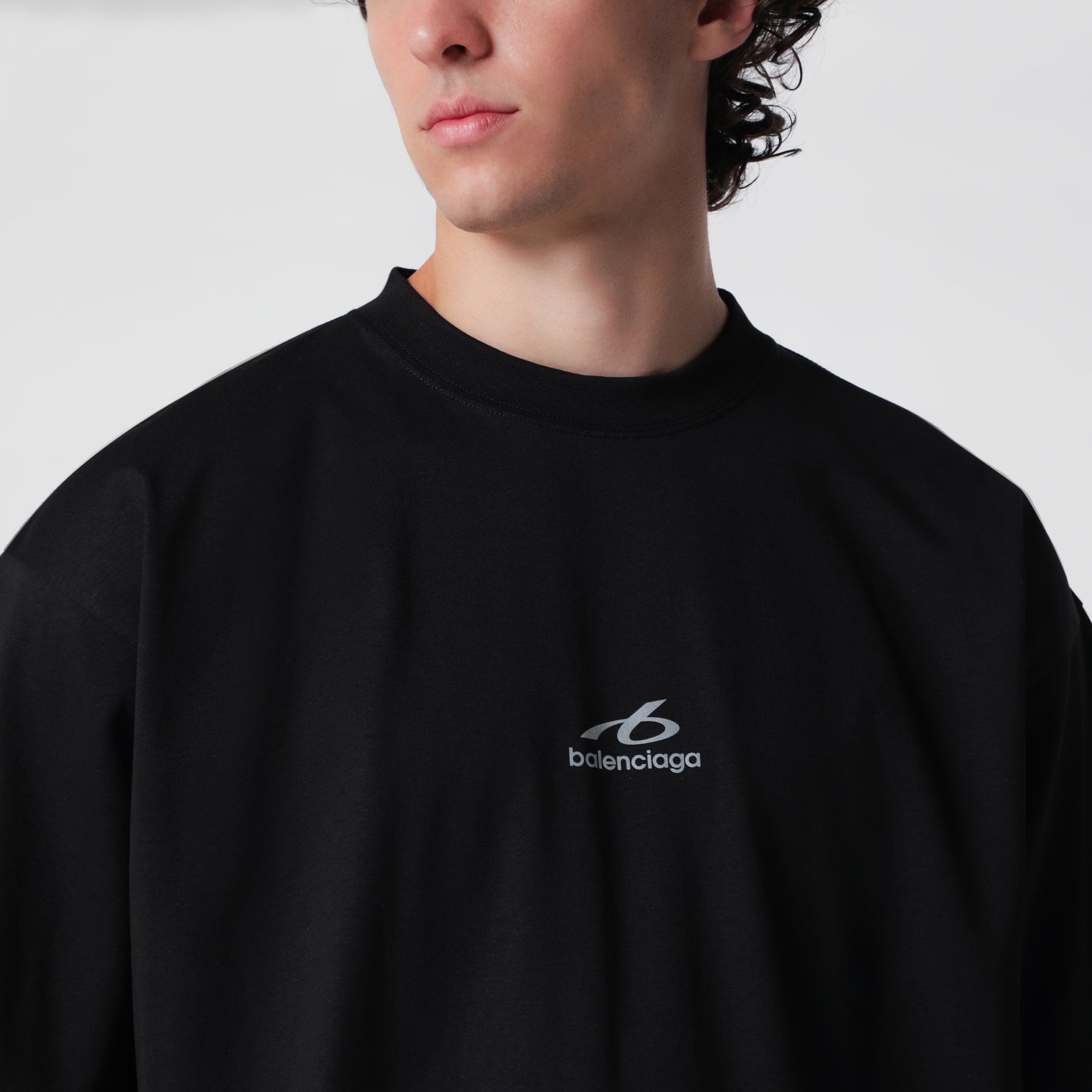 Schwarzes Bodies T-Shirt mit regulärer Passform