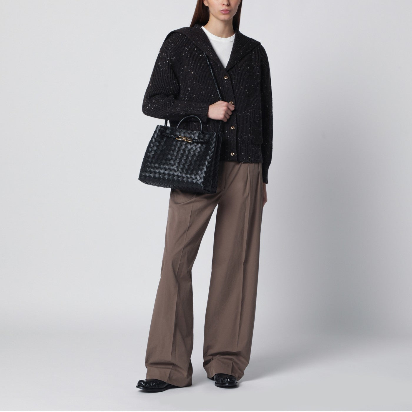 Medium Andiamo bag in black