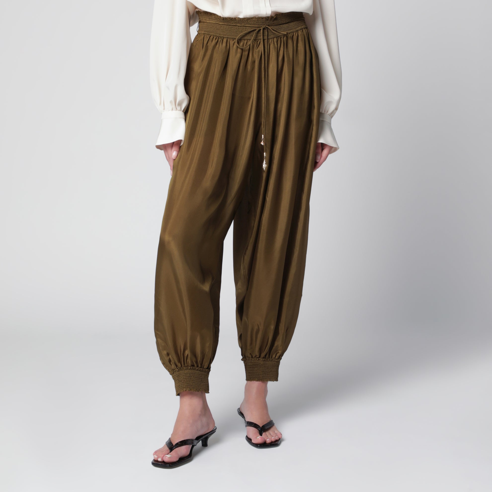 Pantaloni harem Mahon in seta color oliva