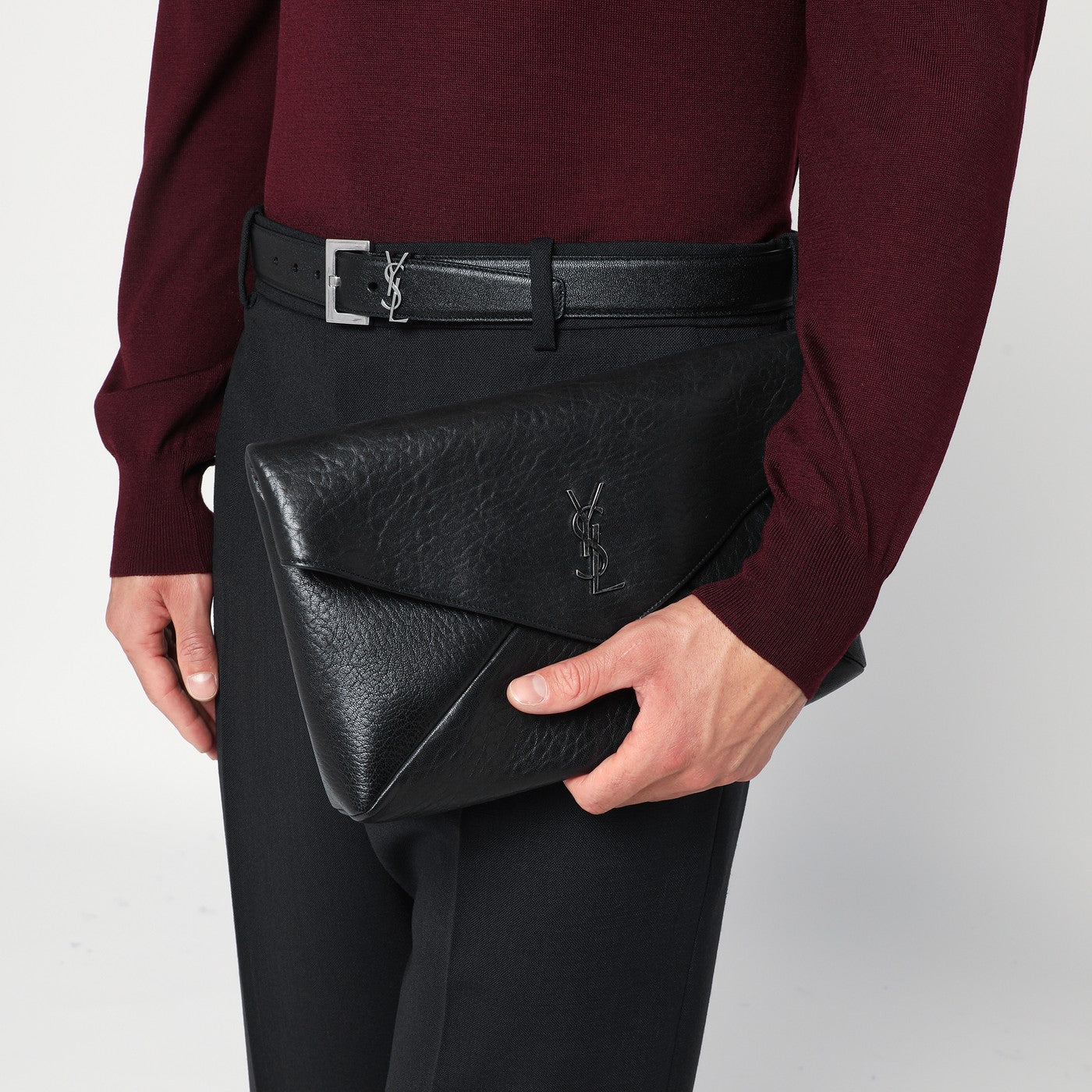 Grande pochette Enveloppe Cassandre noire avec logo