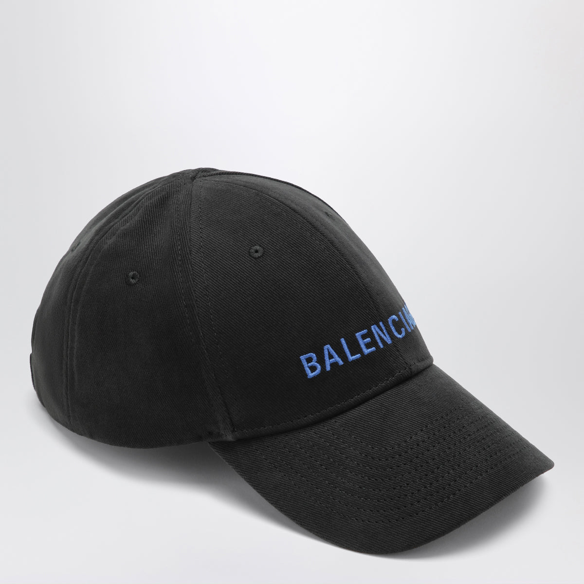 Black baseball cap with embroidered logo