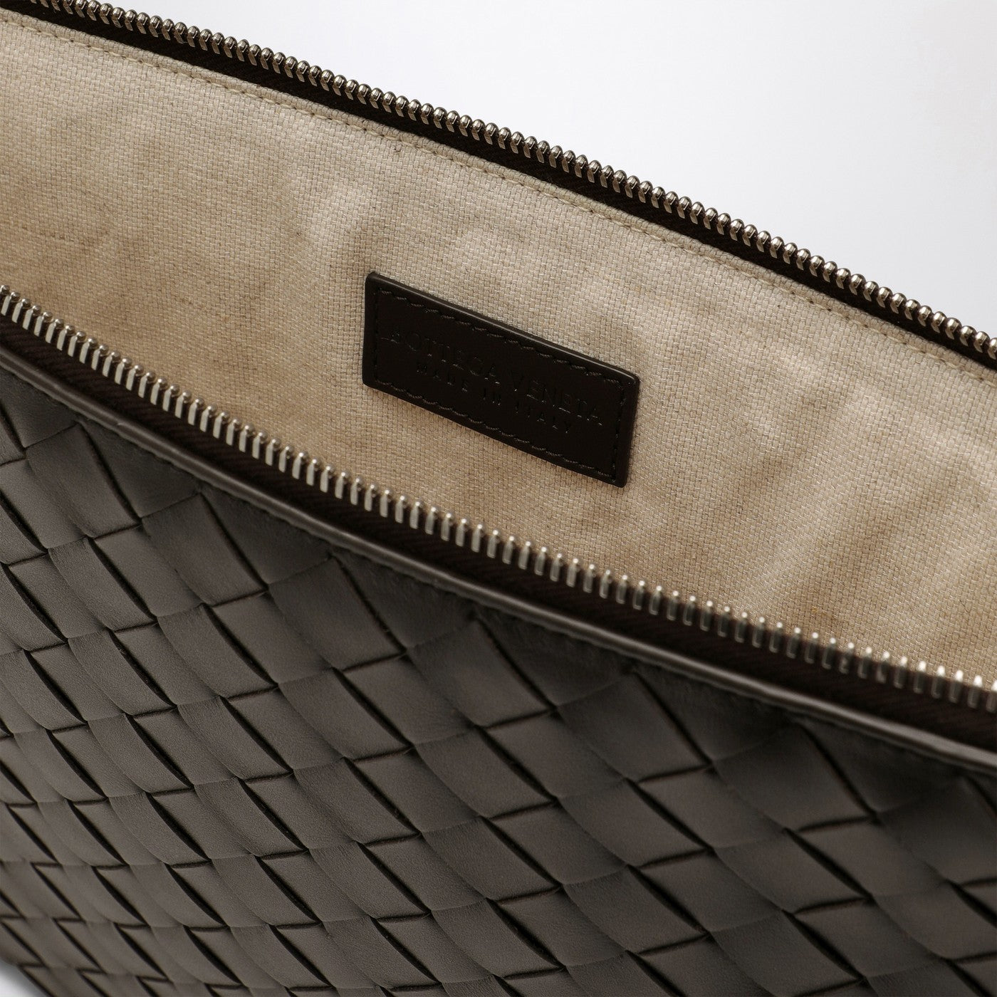 Getaway Fondente Intrecciato Document Holder